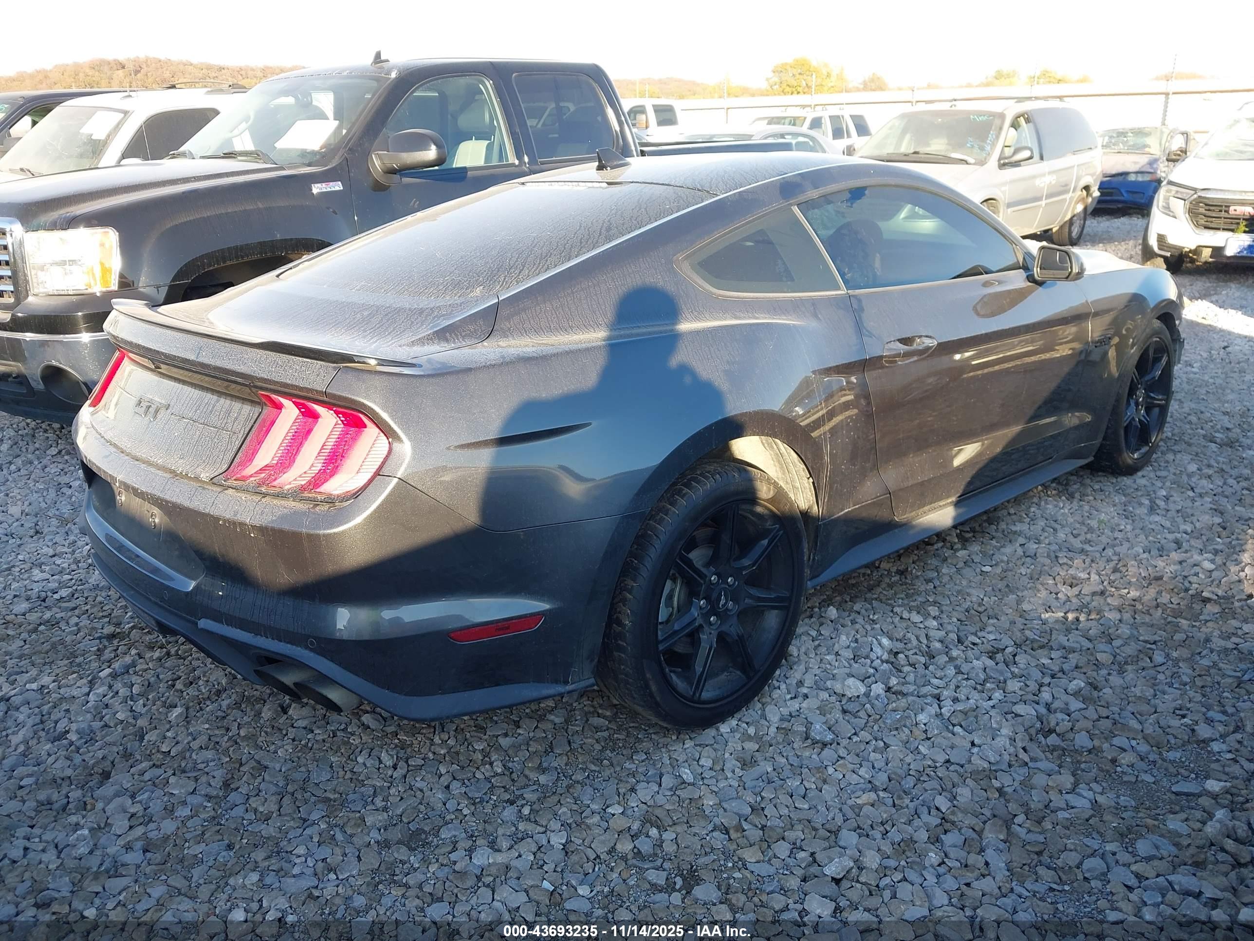FORD MUSTANG image 4