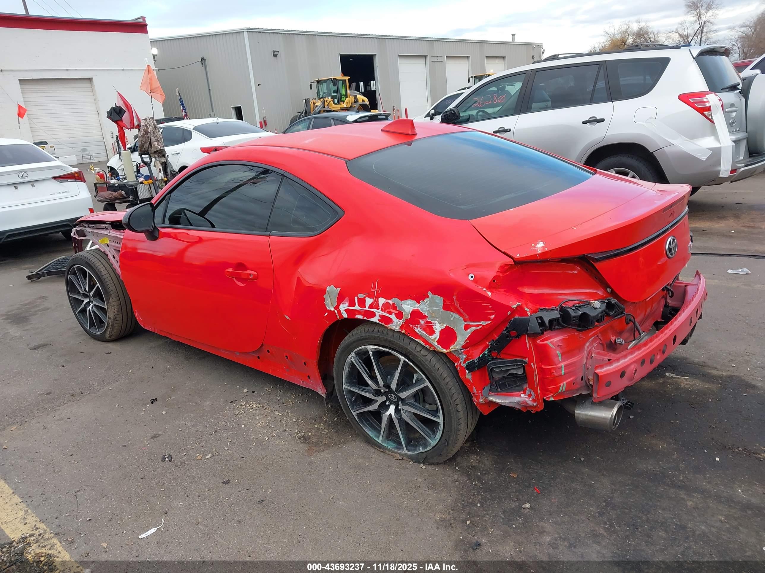 TOYOTA GR86 image 3