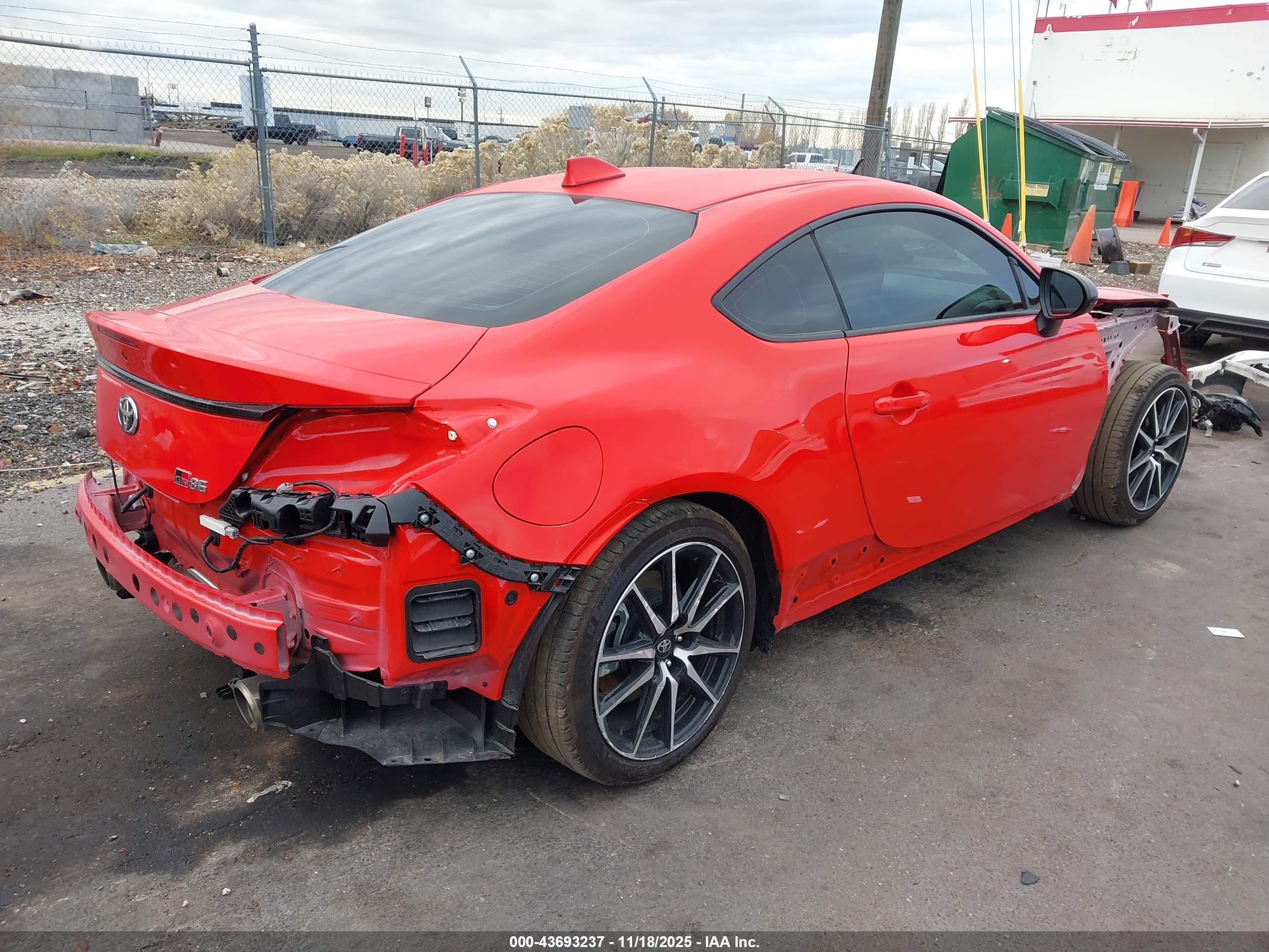 TOYOTA GR86 image 4