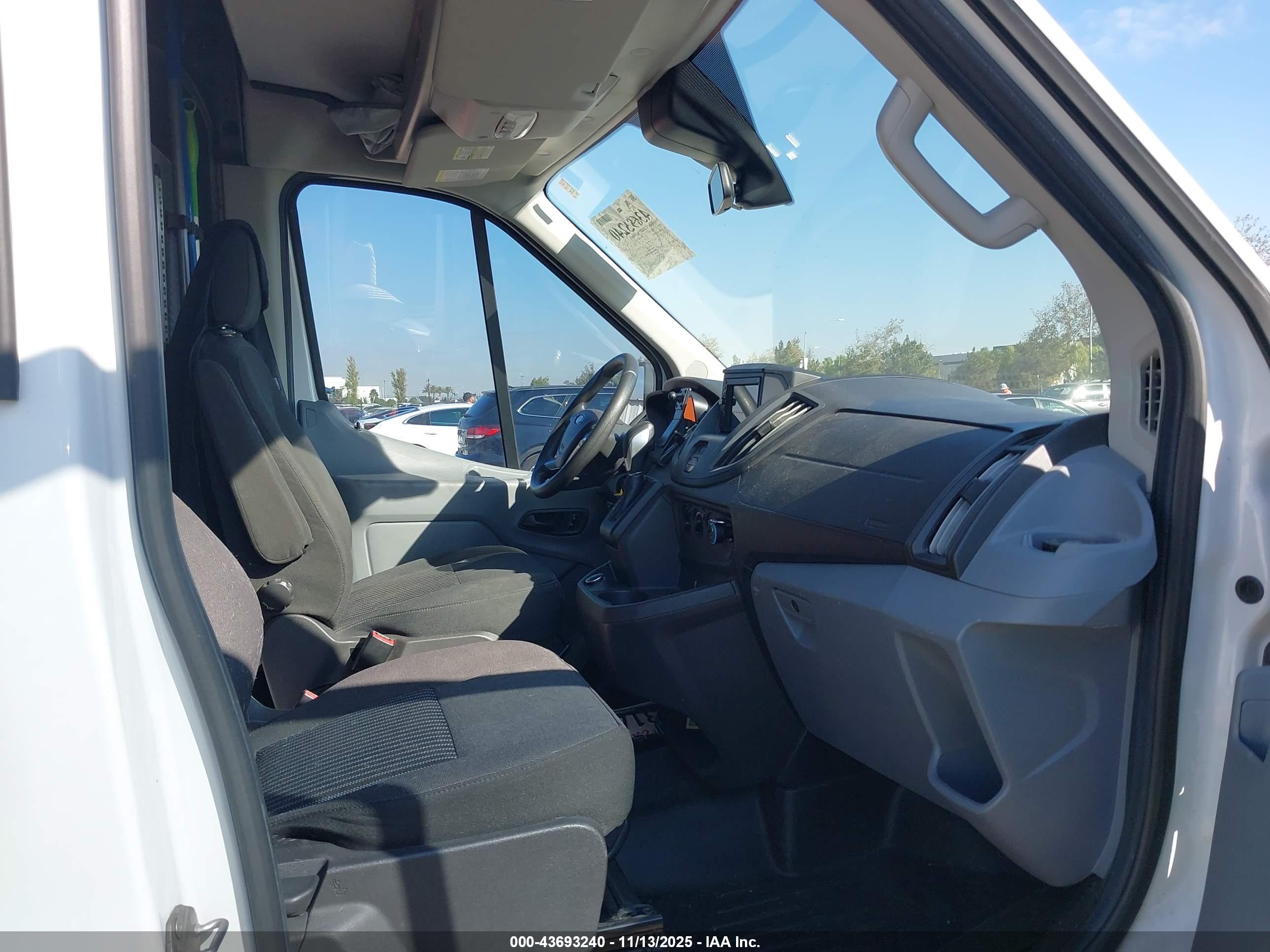 FORD TRANSIT-250 image 5