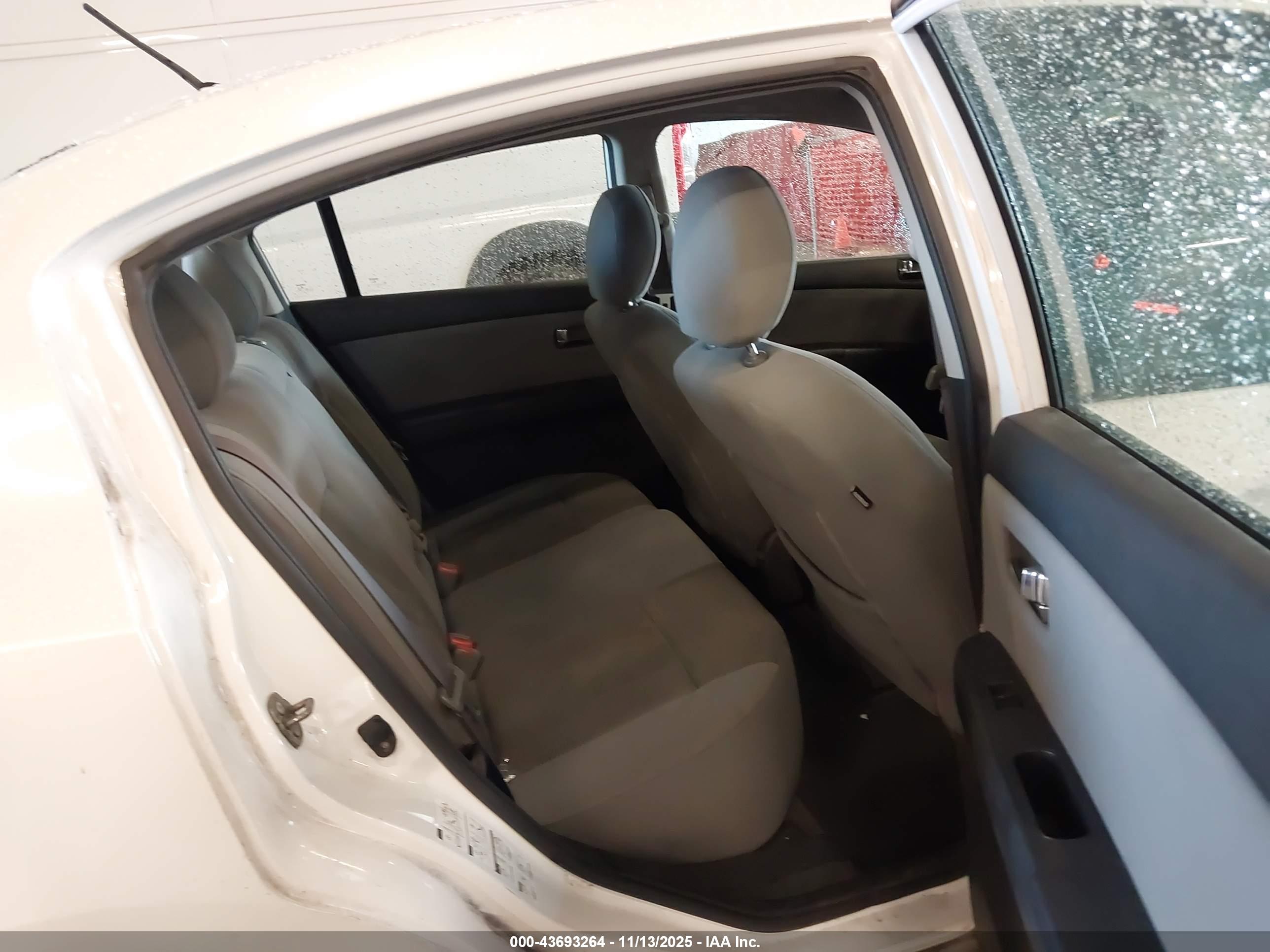NISSAN SENTRA image 8