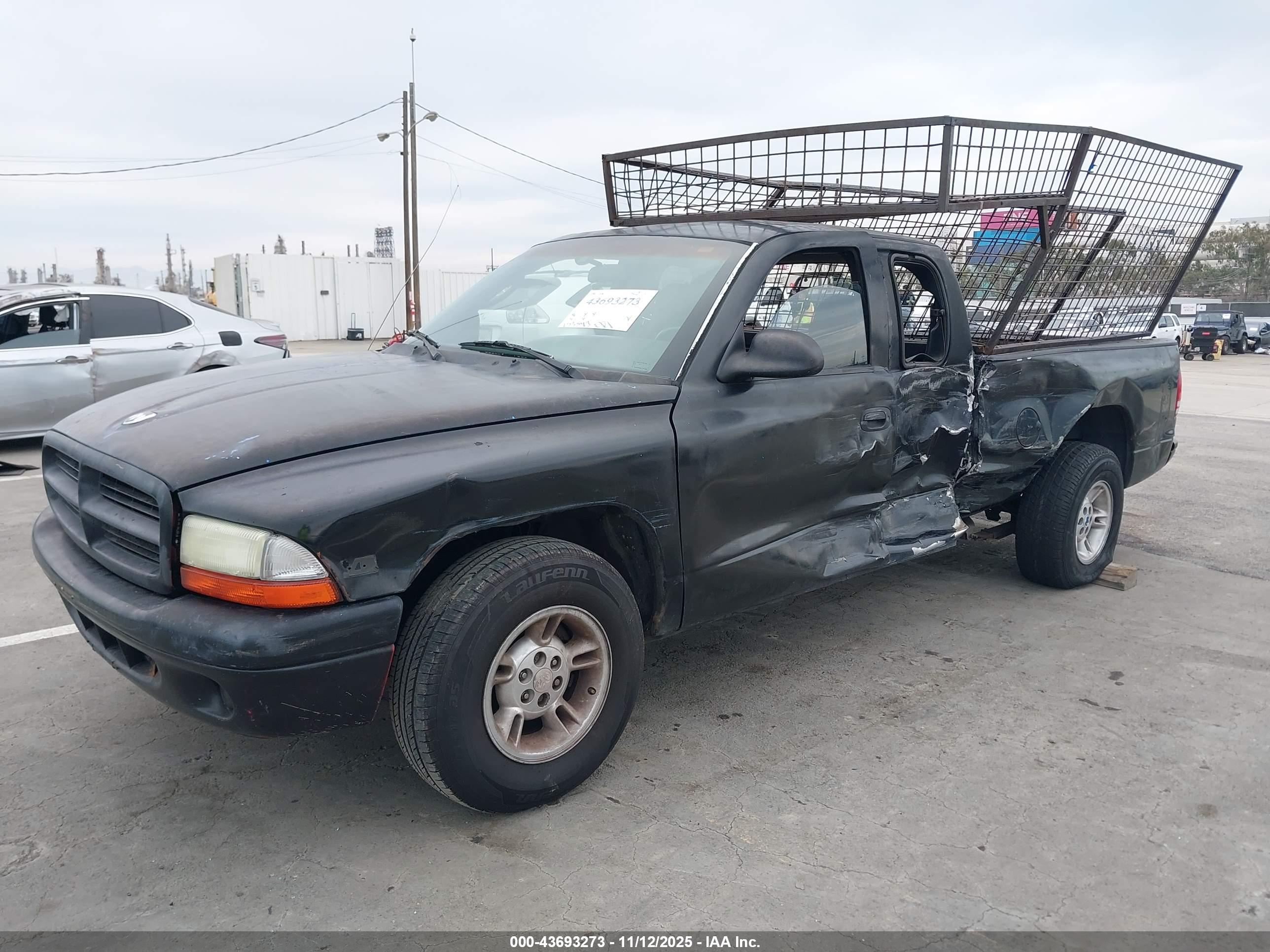 DODGE DAKOTA image 2