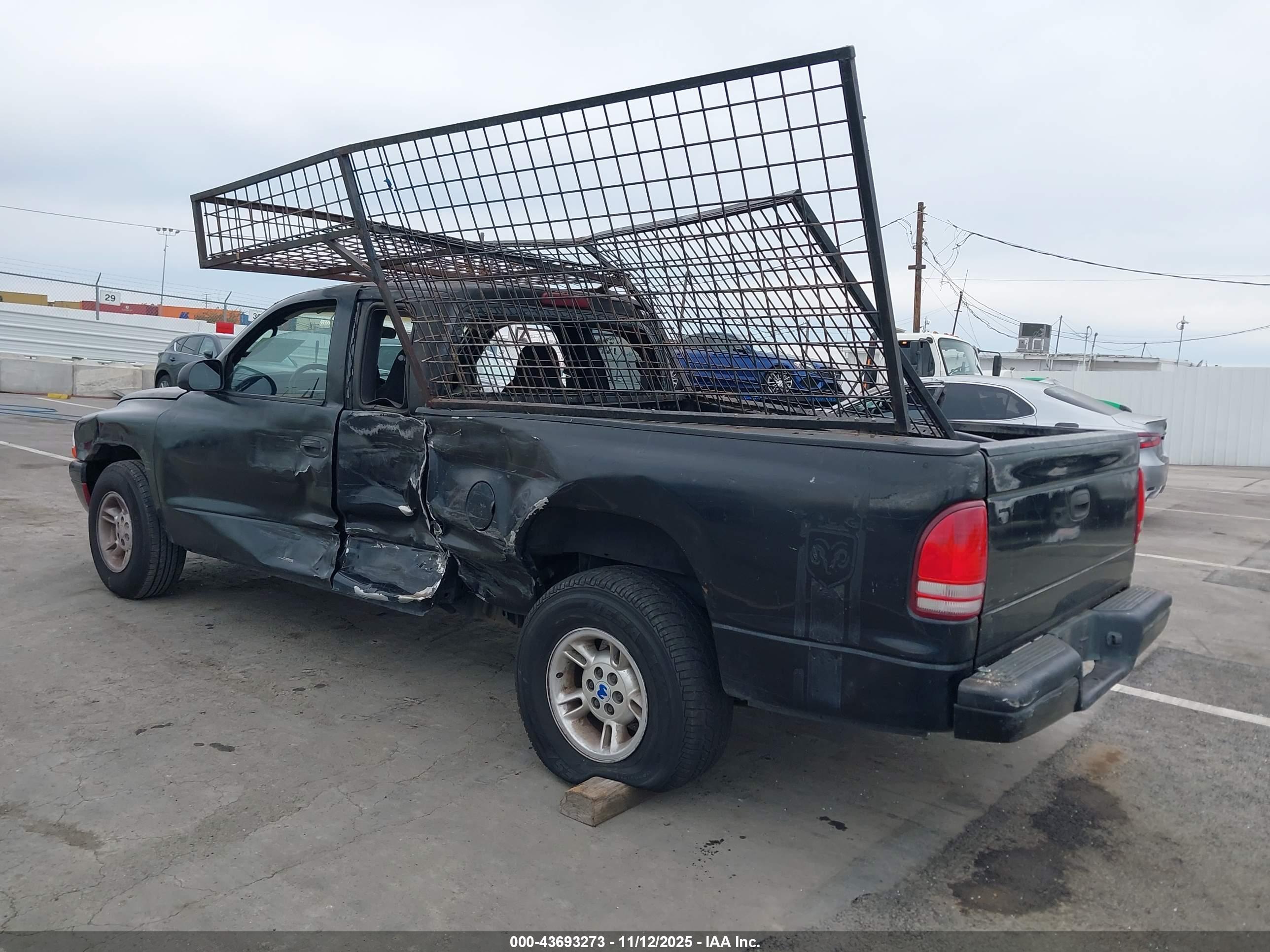 DODGE DAKOTA image 3