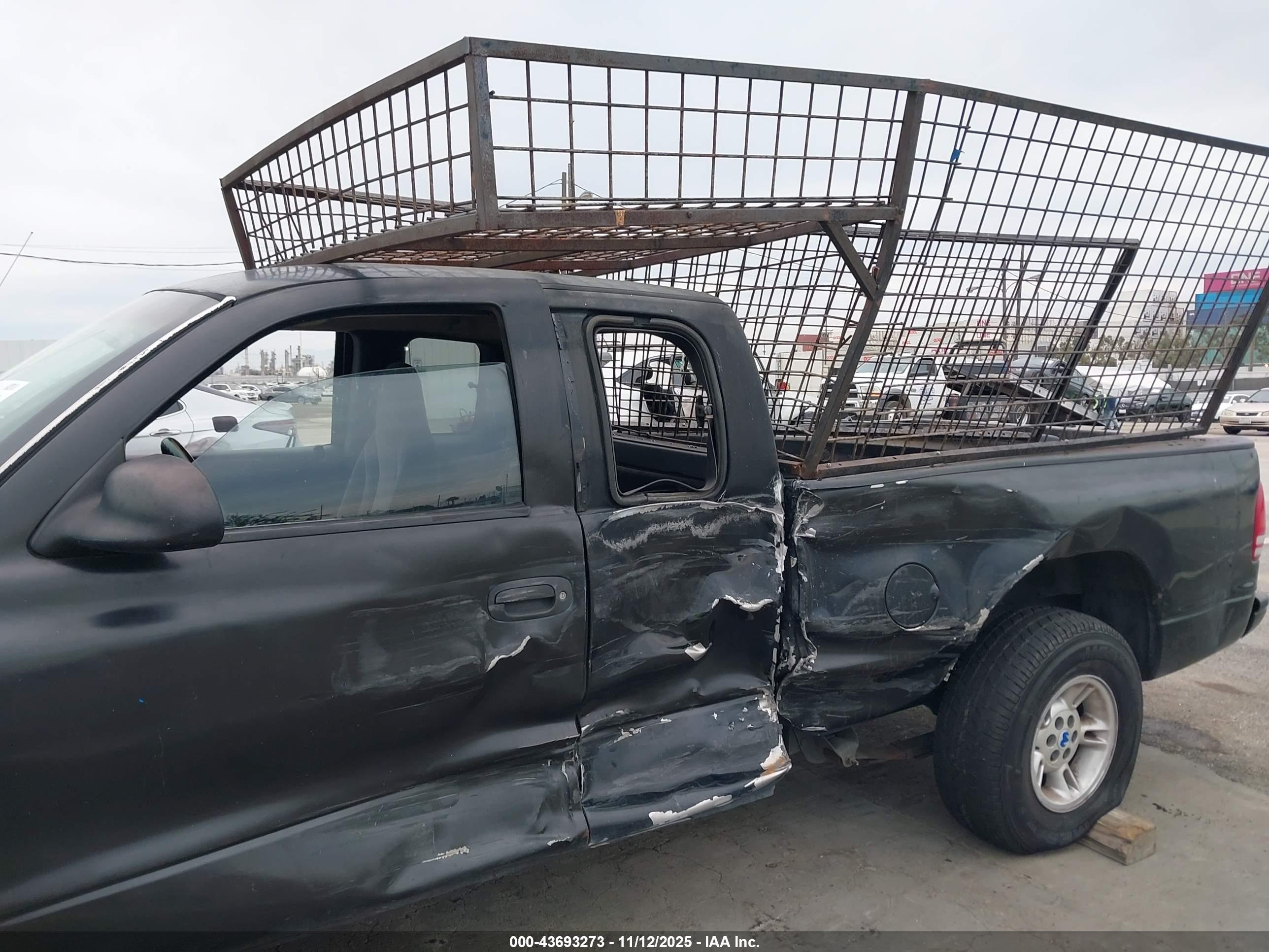 DODGE DAKOTA image 6