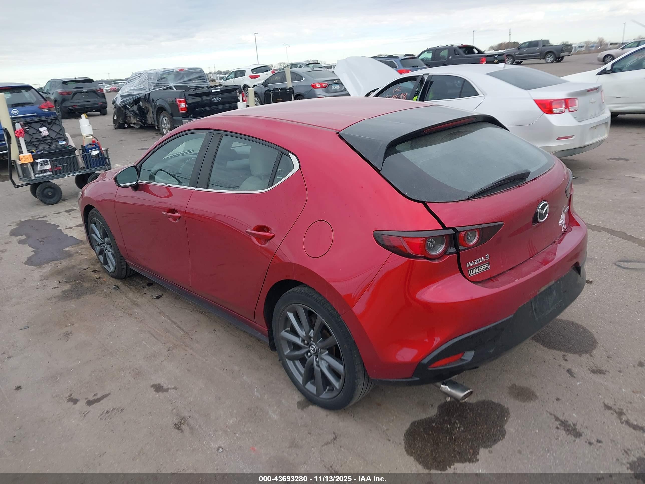 MAZDA MAZDA3 image 3