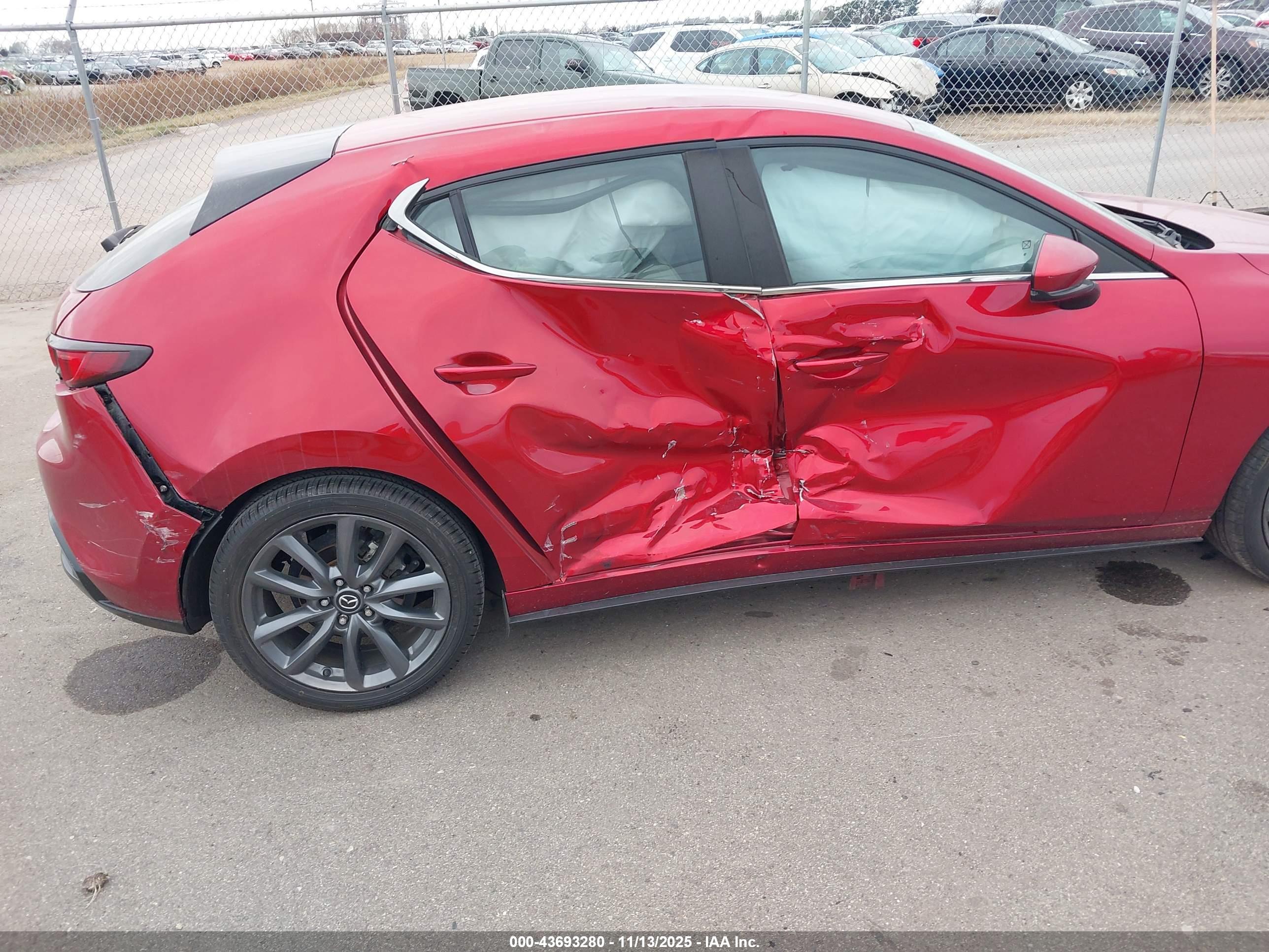 MAZDA MAZDA3 image 6