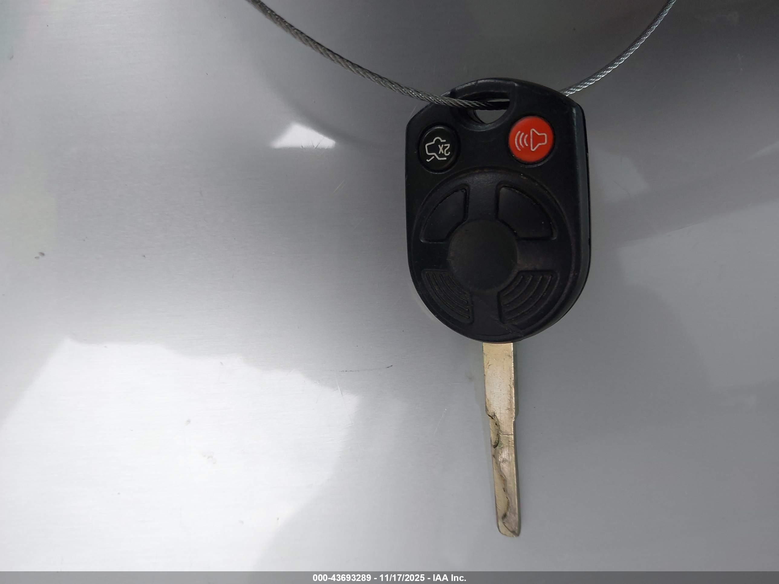 FORD ESCAPE image 11