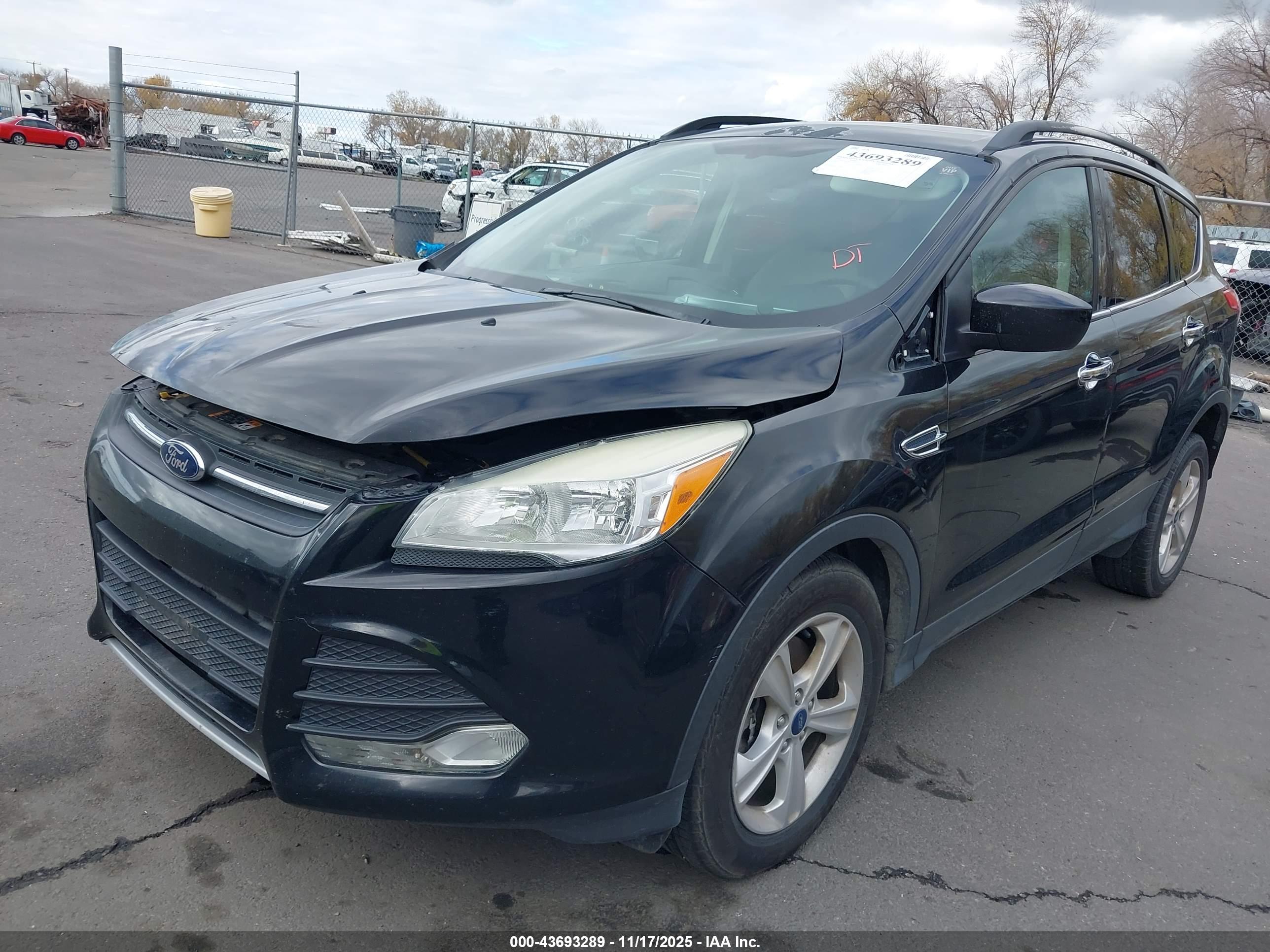 FORD ESCAPE image 2