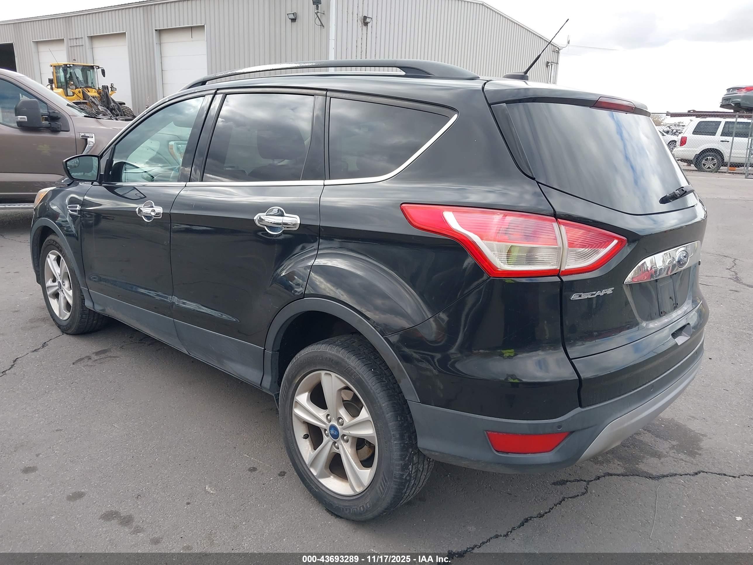FORD ESCAPE image 3