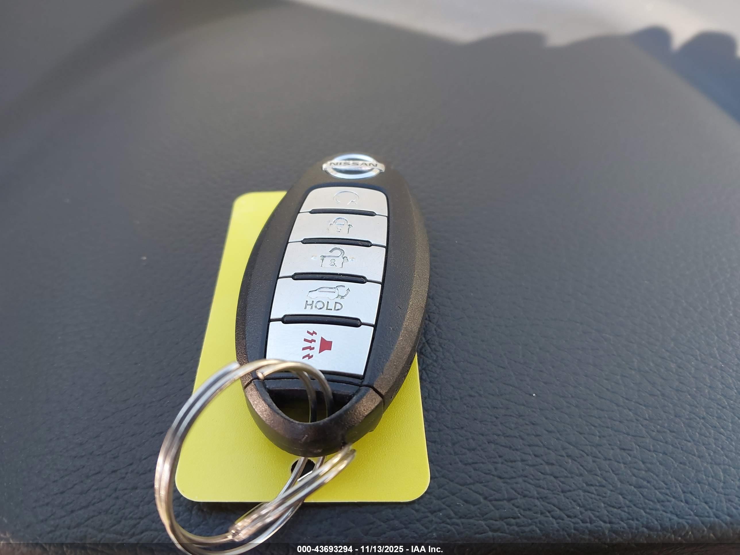 NISSAN ROGUE image 11