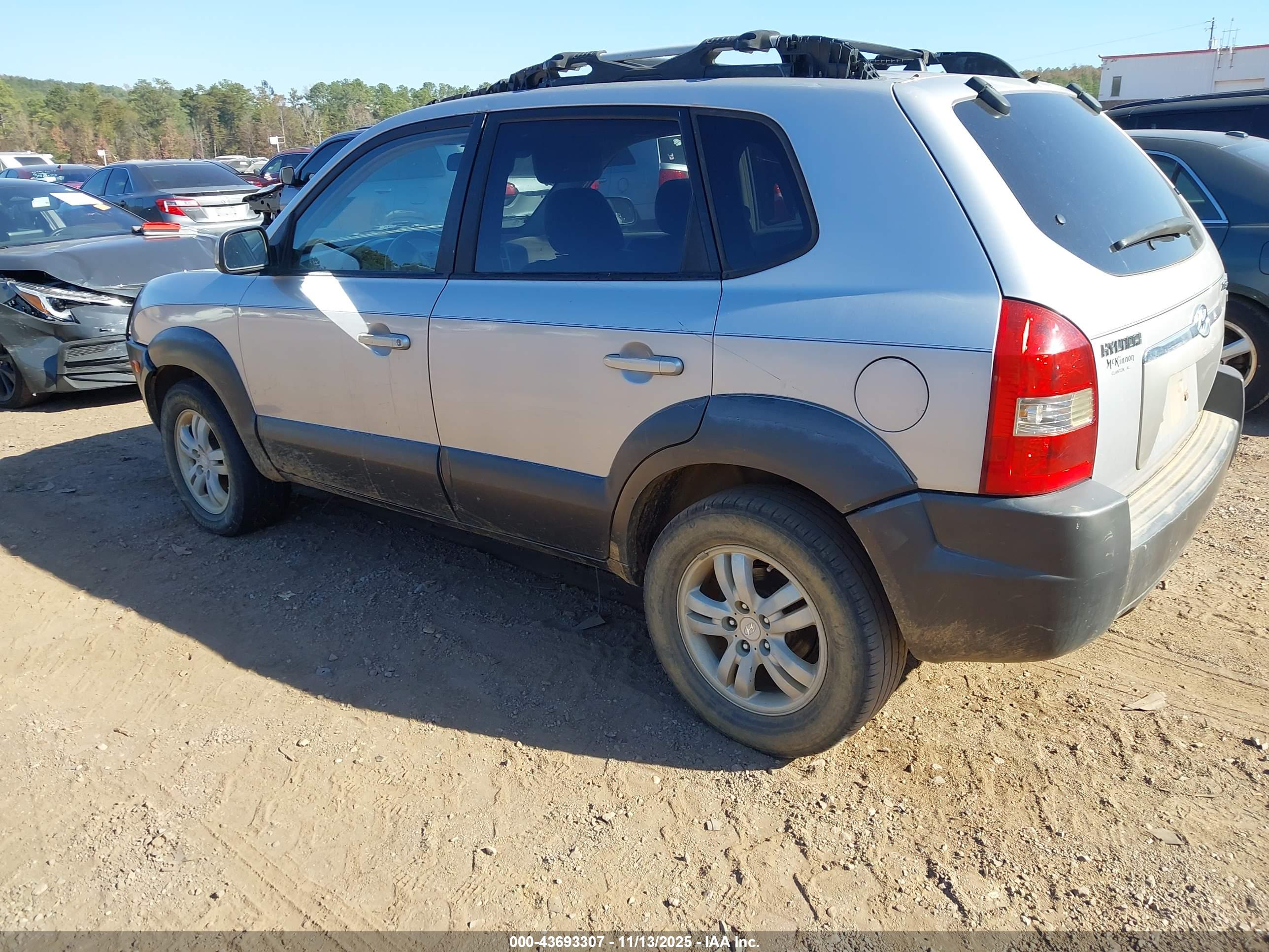 HYUNDAI TUCSON image 3