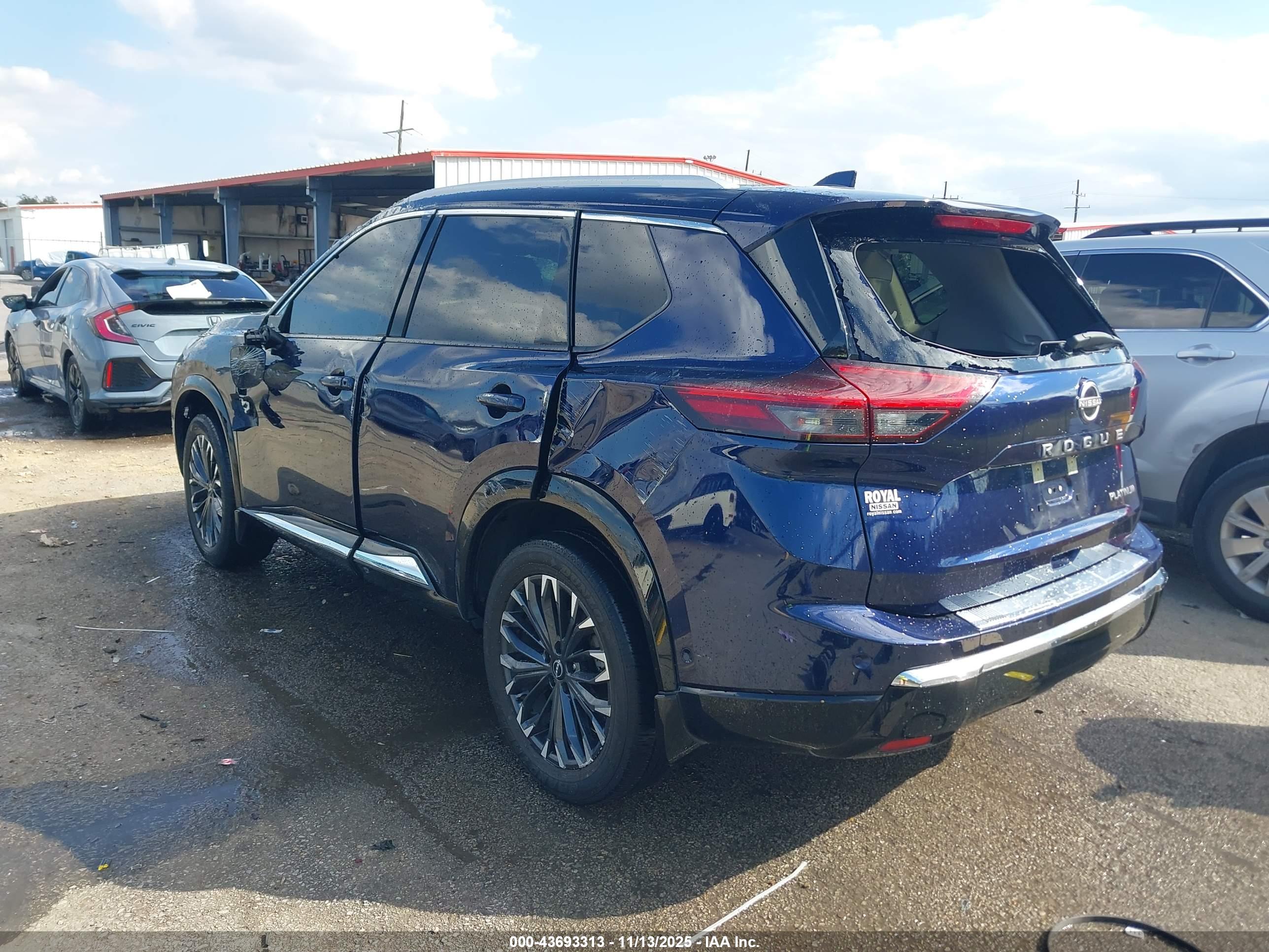 NISSAN ROGUE image 3