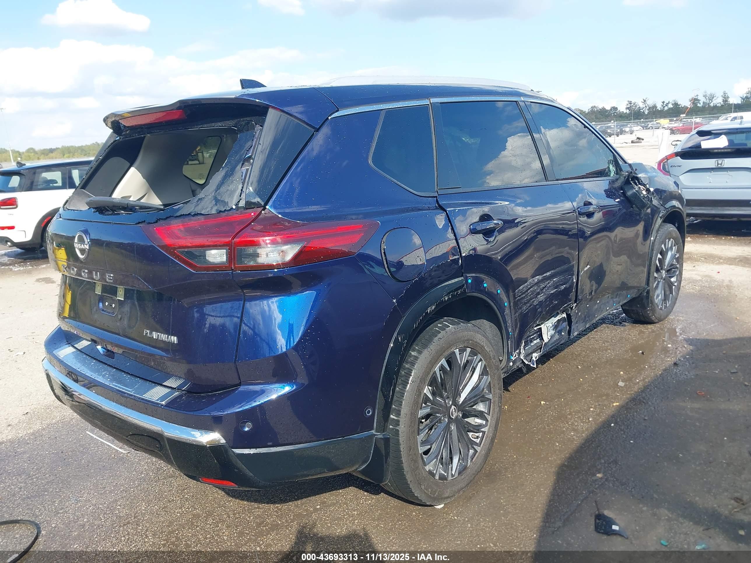 NISSAN ROGUE image 4