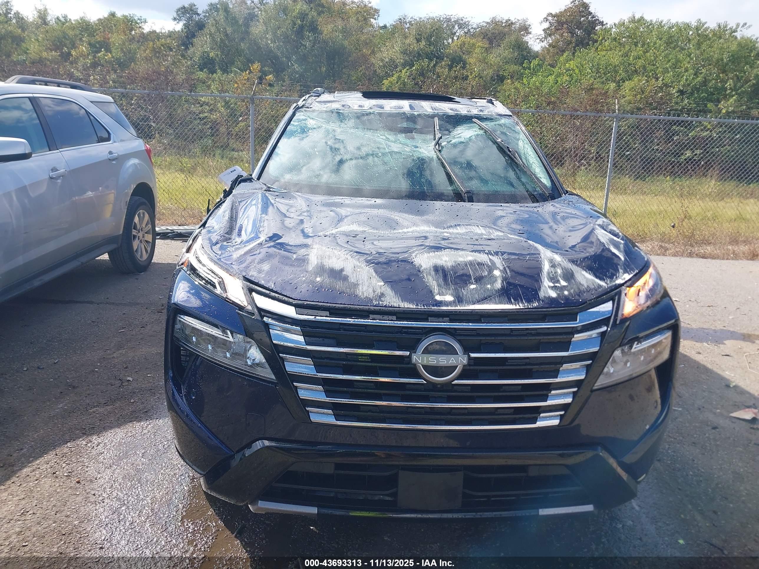 NISSAN ROGUE image 6
