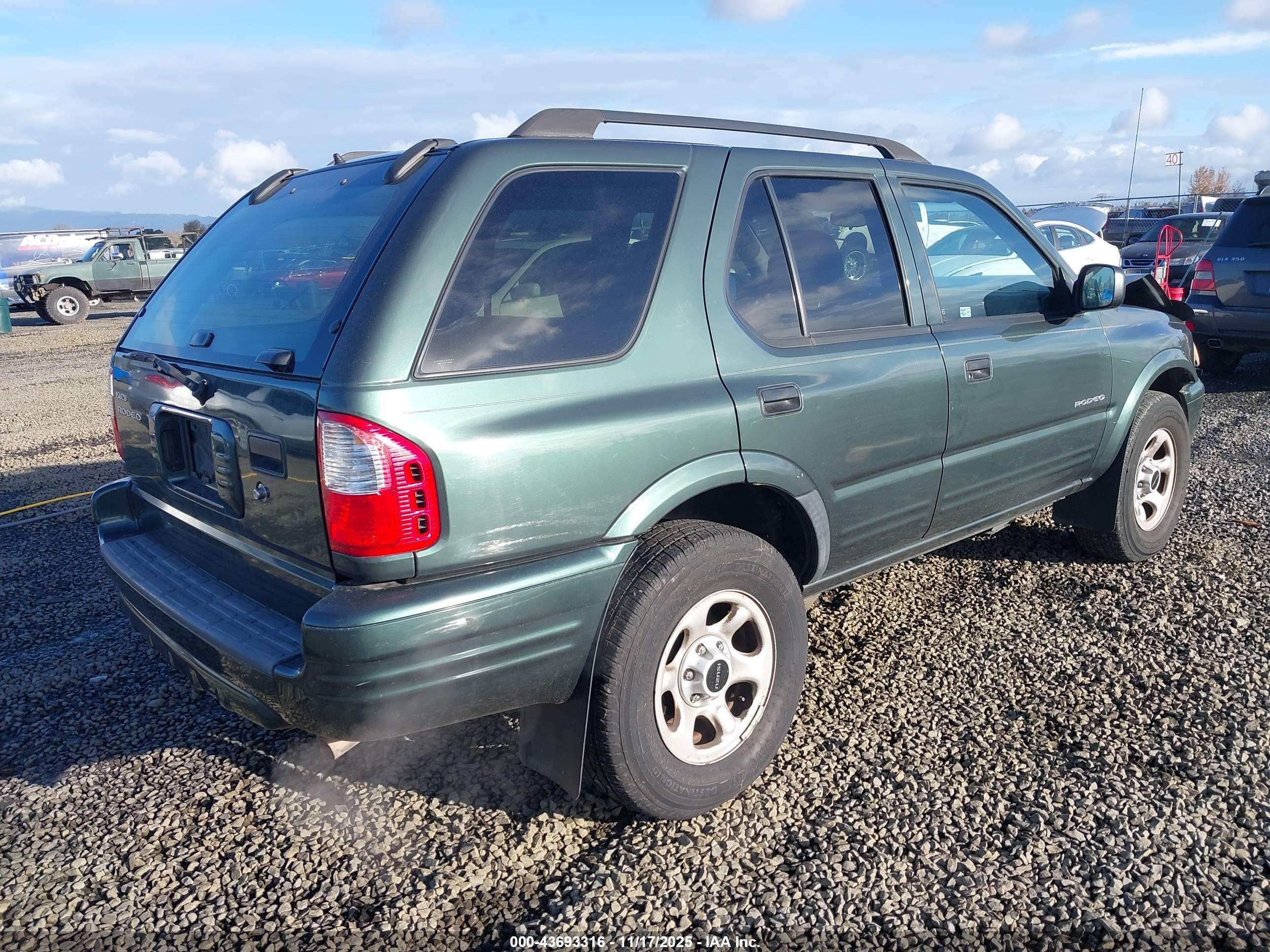 ISUZU RODEO image 4