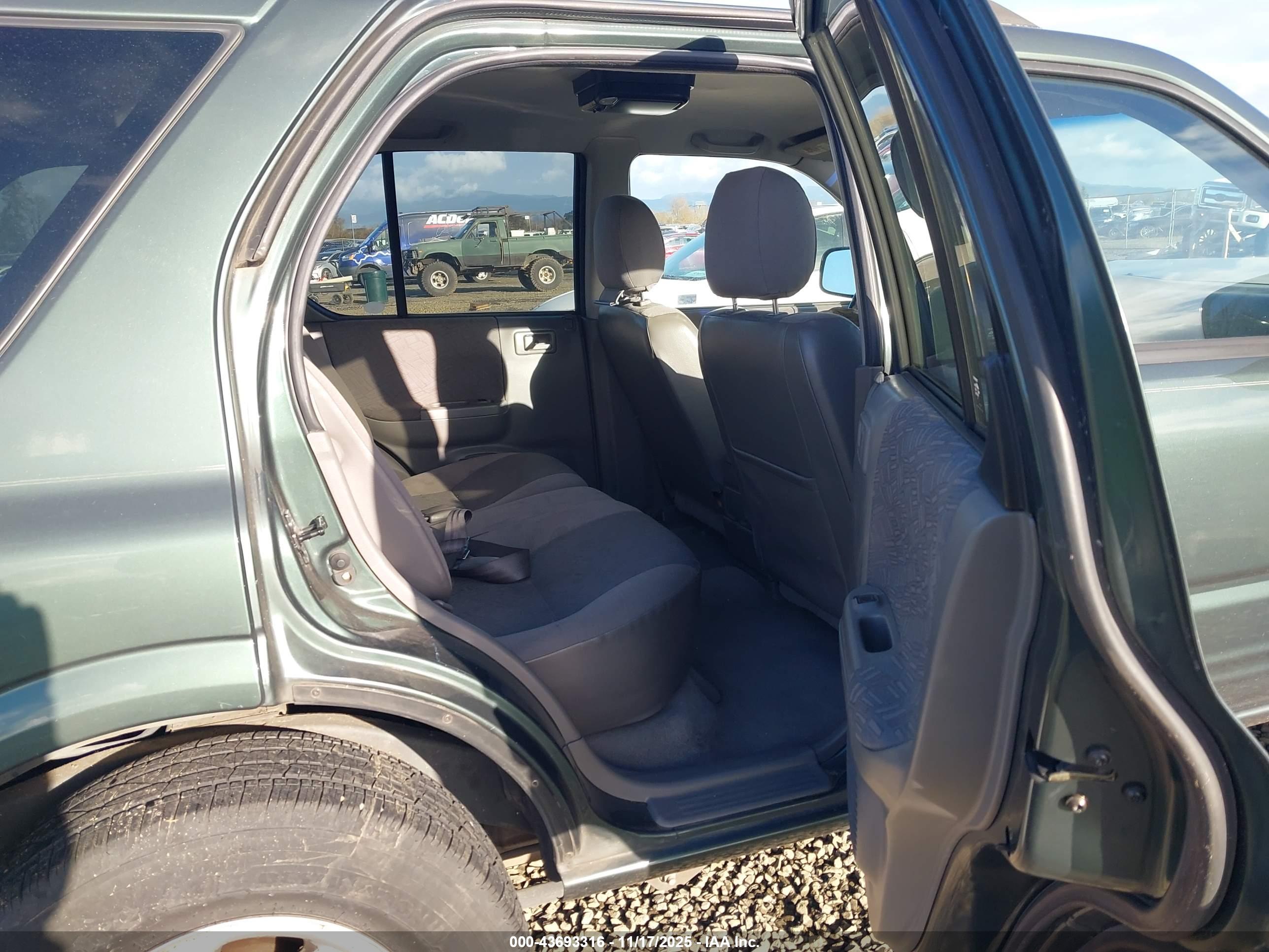ISUZU RODEO image 8