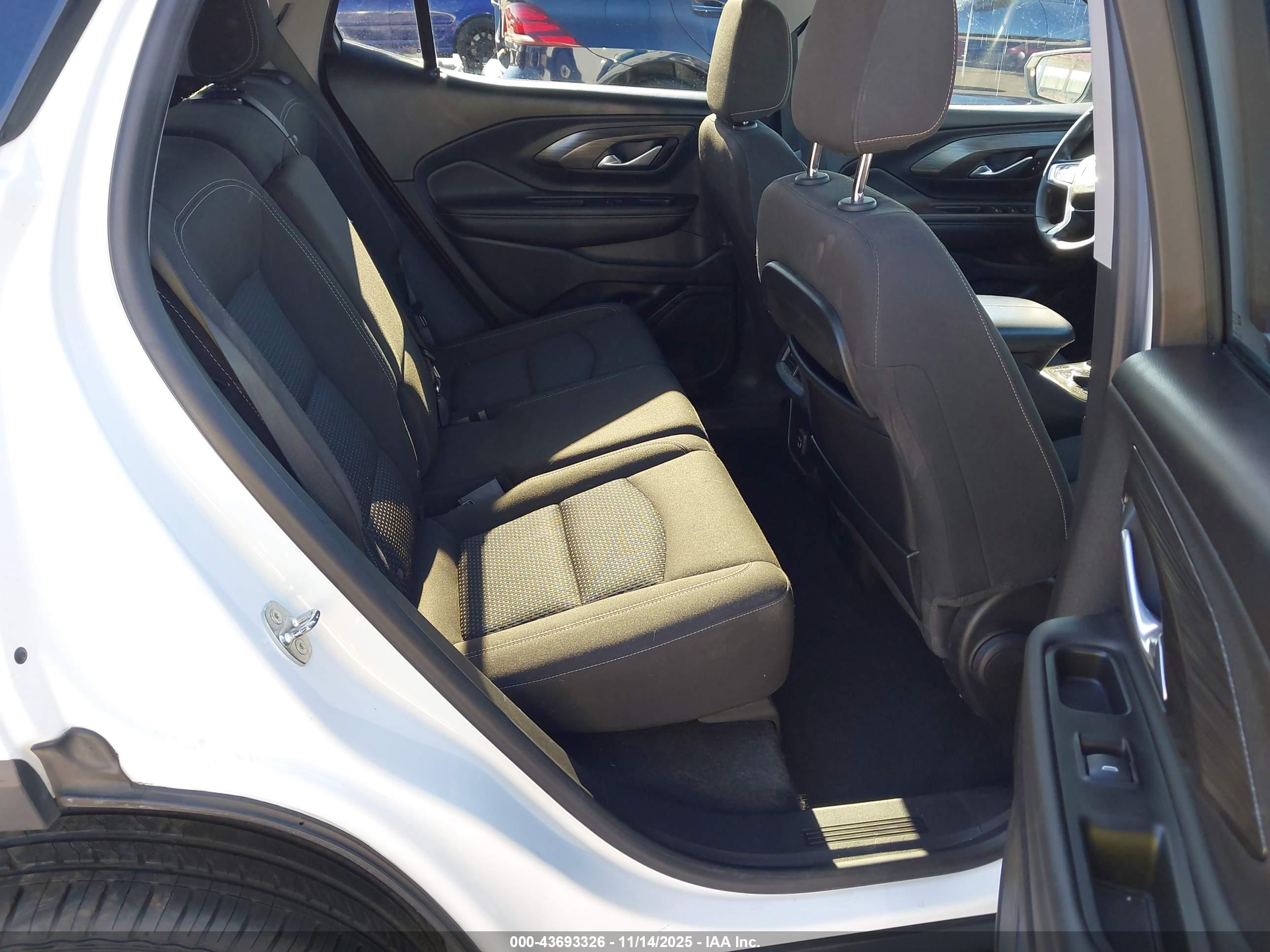 GMC TERRAIN image 8