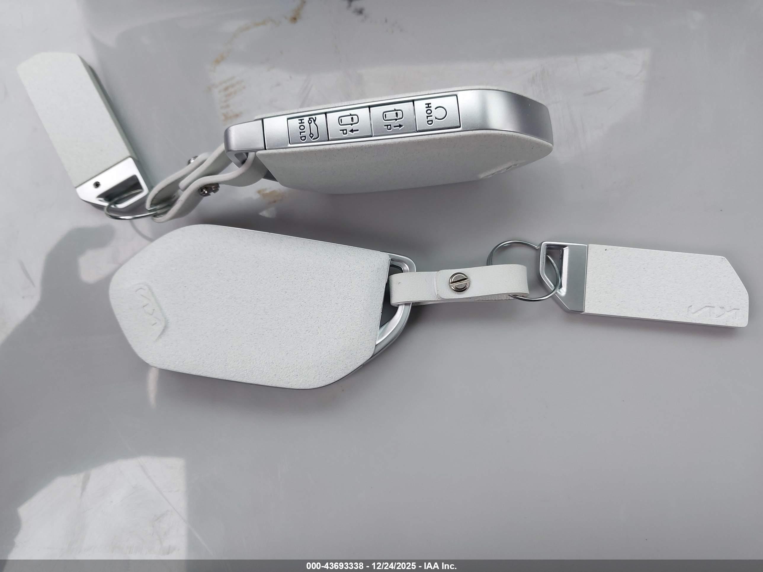 KIA EV9 image 11