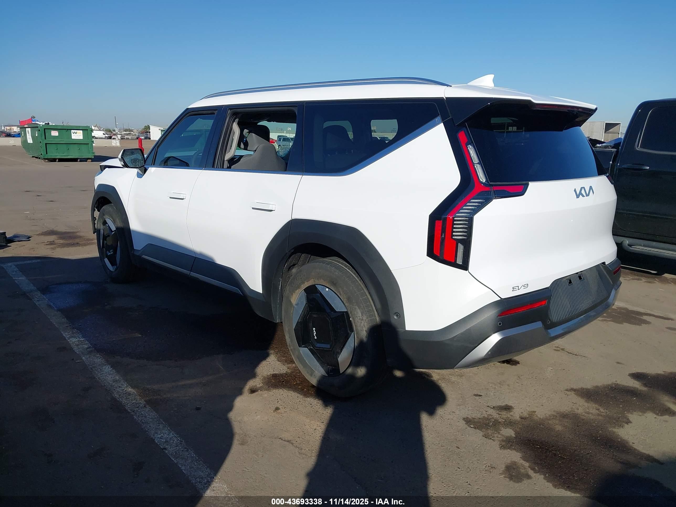 KIA EV9 image 3