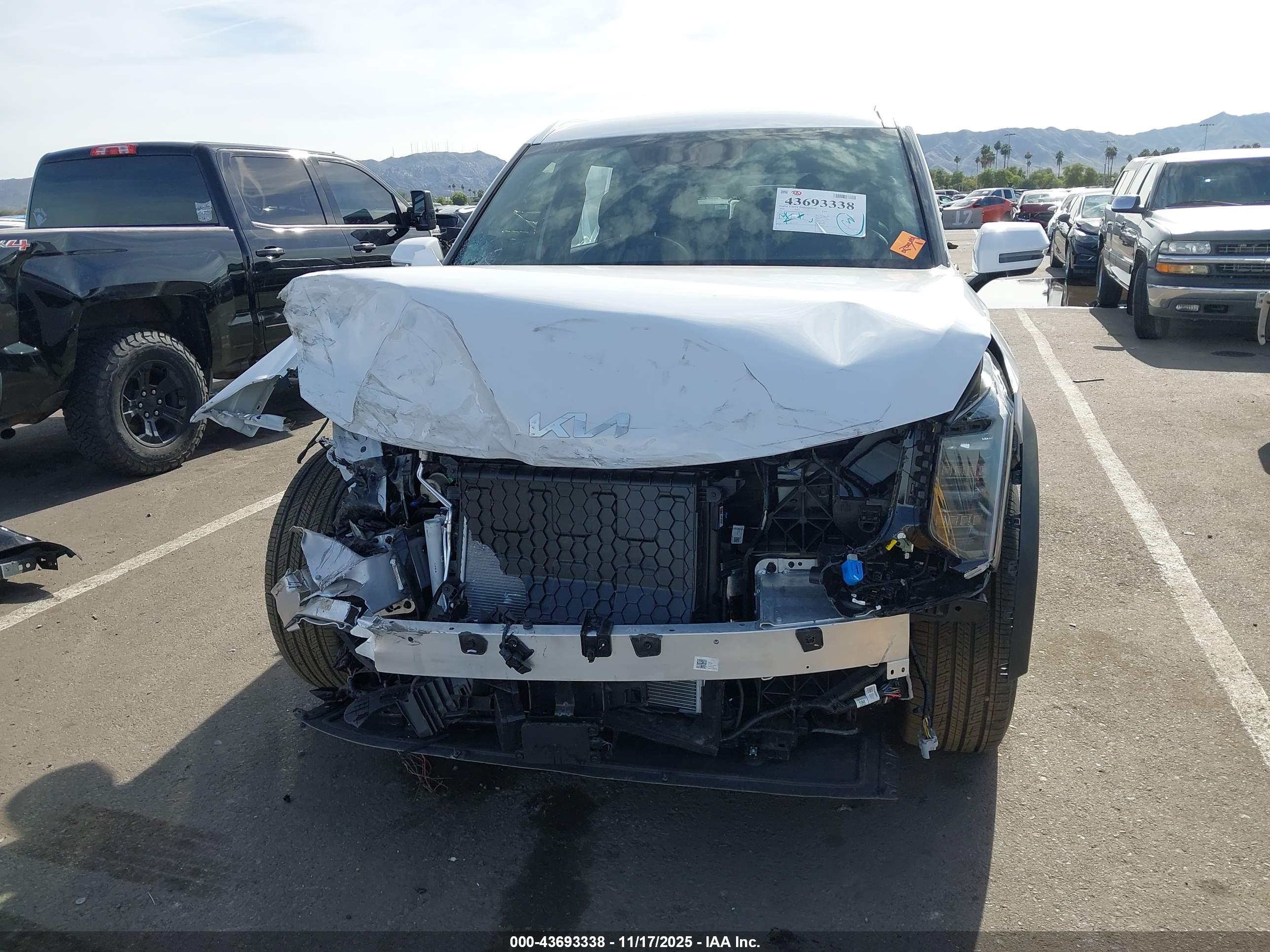 KIA EV9 image 6