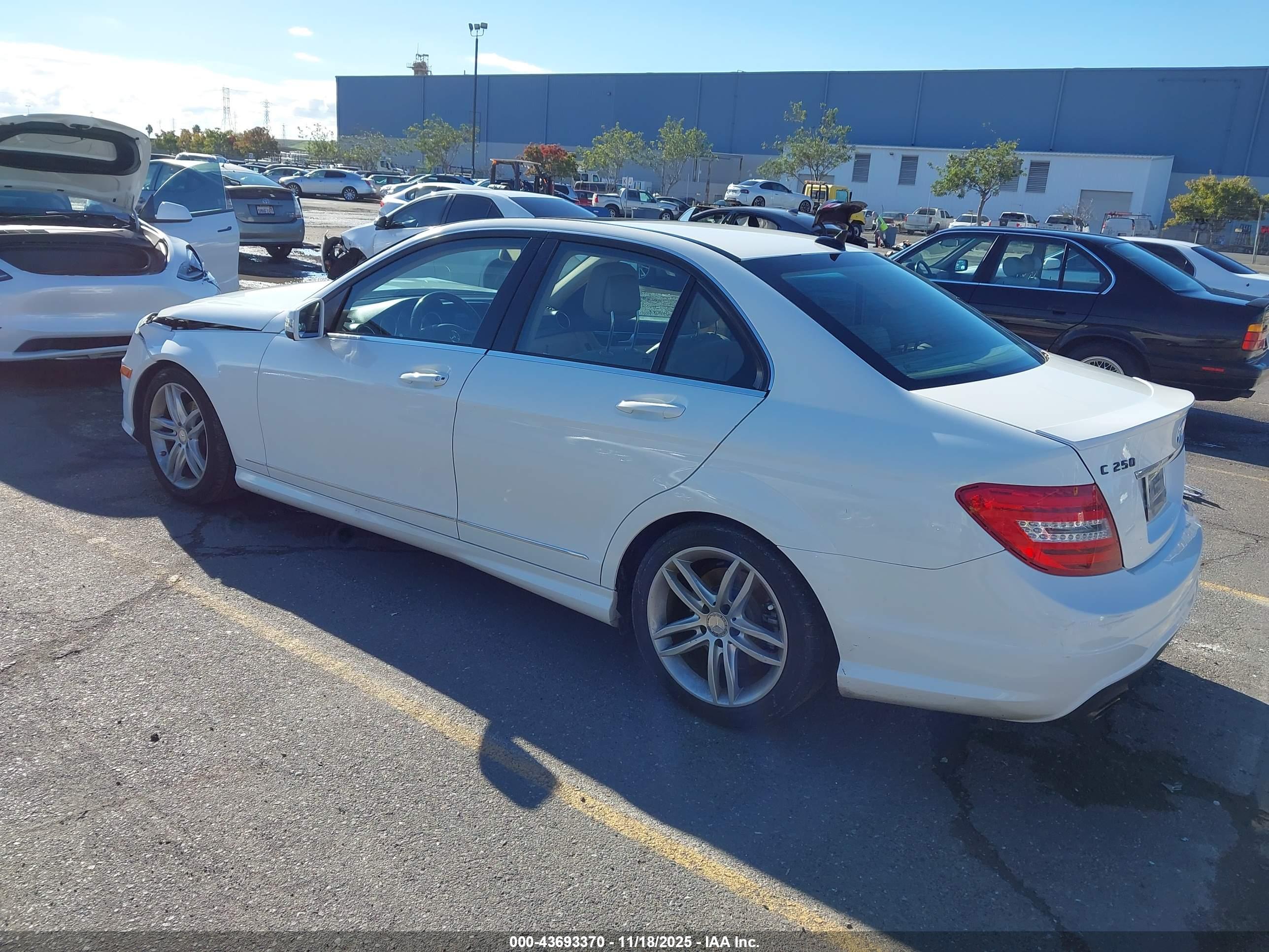 MERCEDES-BENZ C image 3