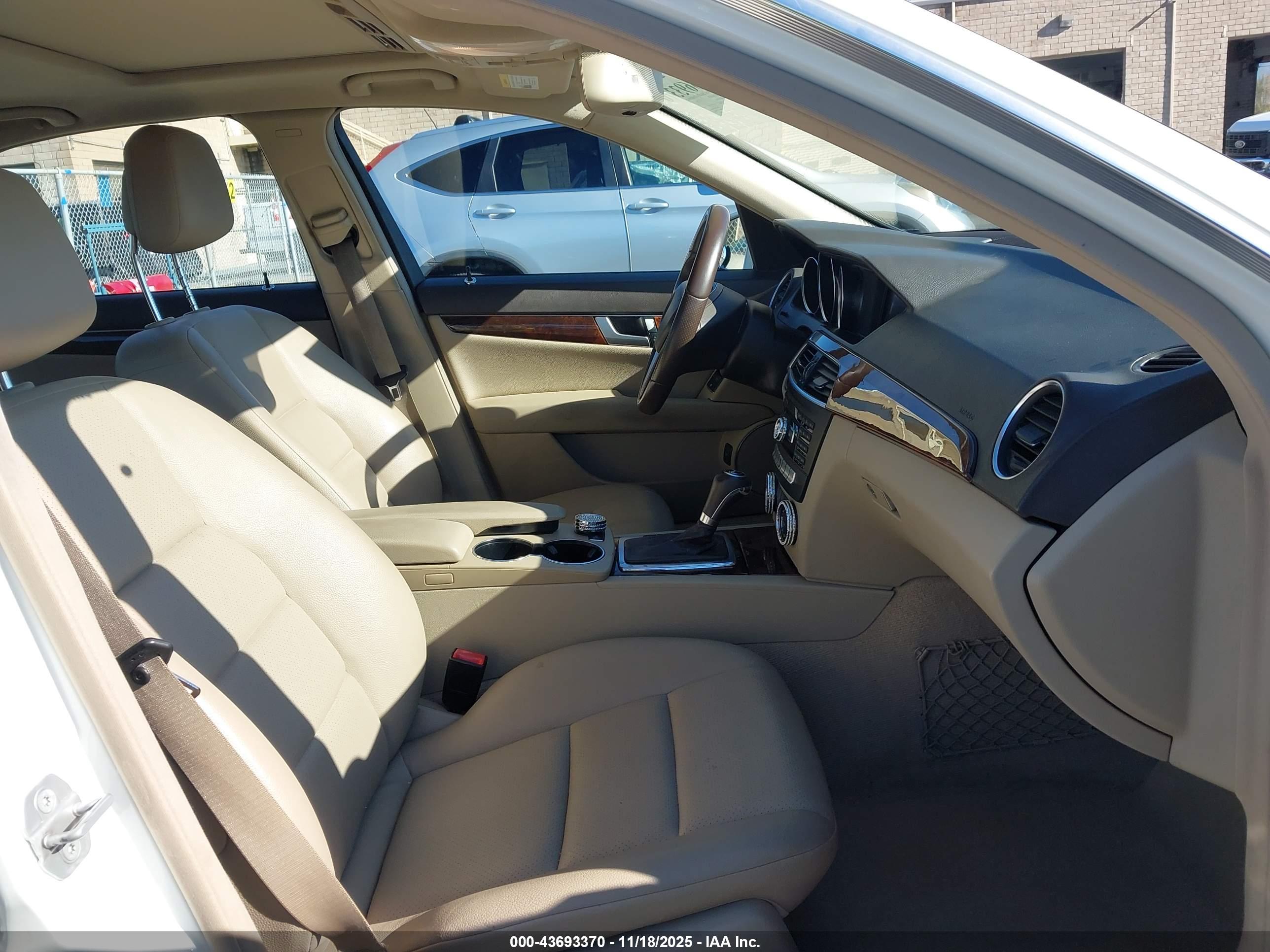 MERCEDES-BENZ C image 5