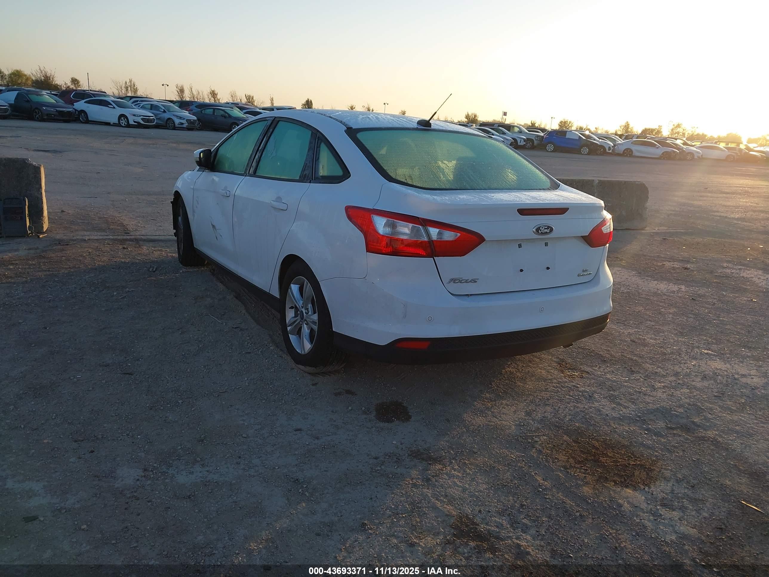 FORD FOCUS image 3