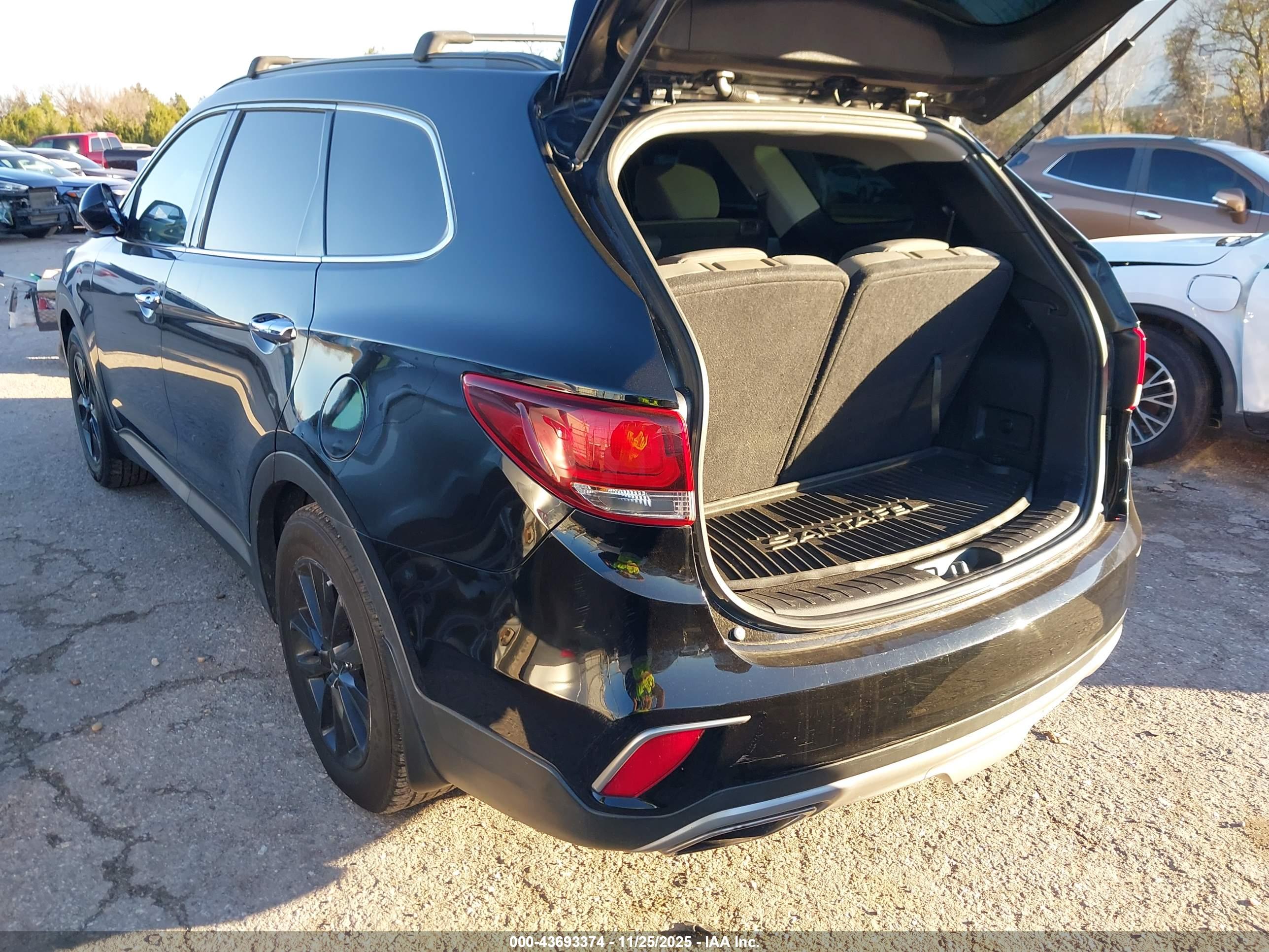 HYUNDAI SANTA image 3