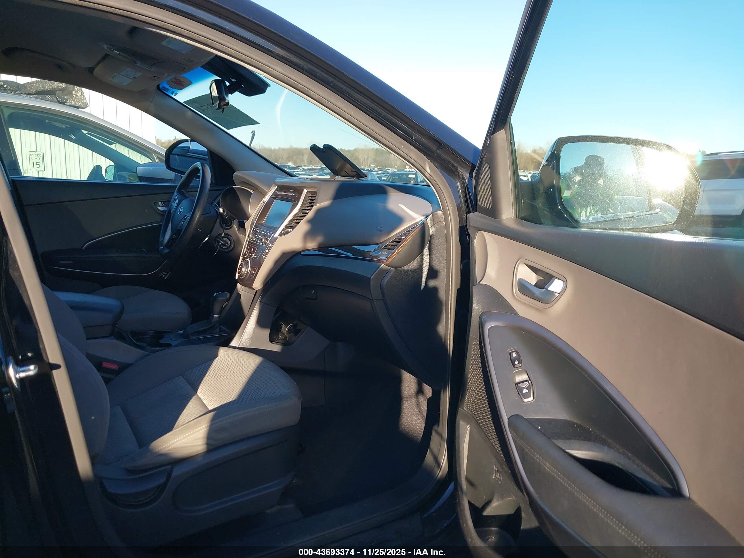 HYUNDAI SANTA image 5