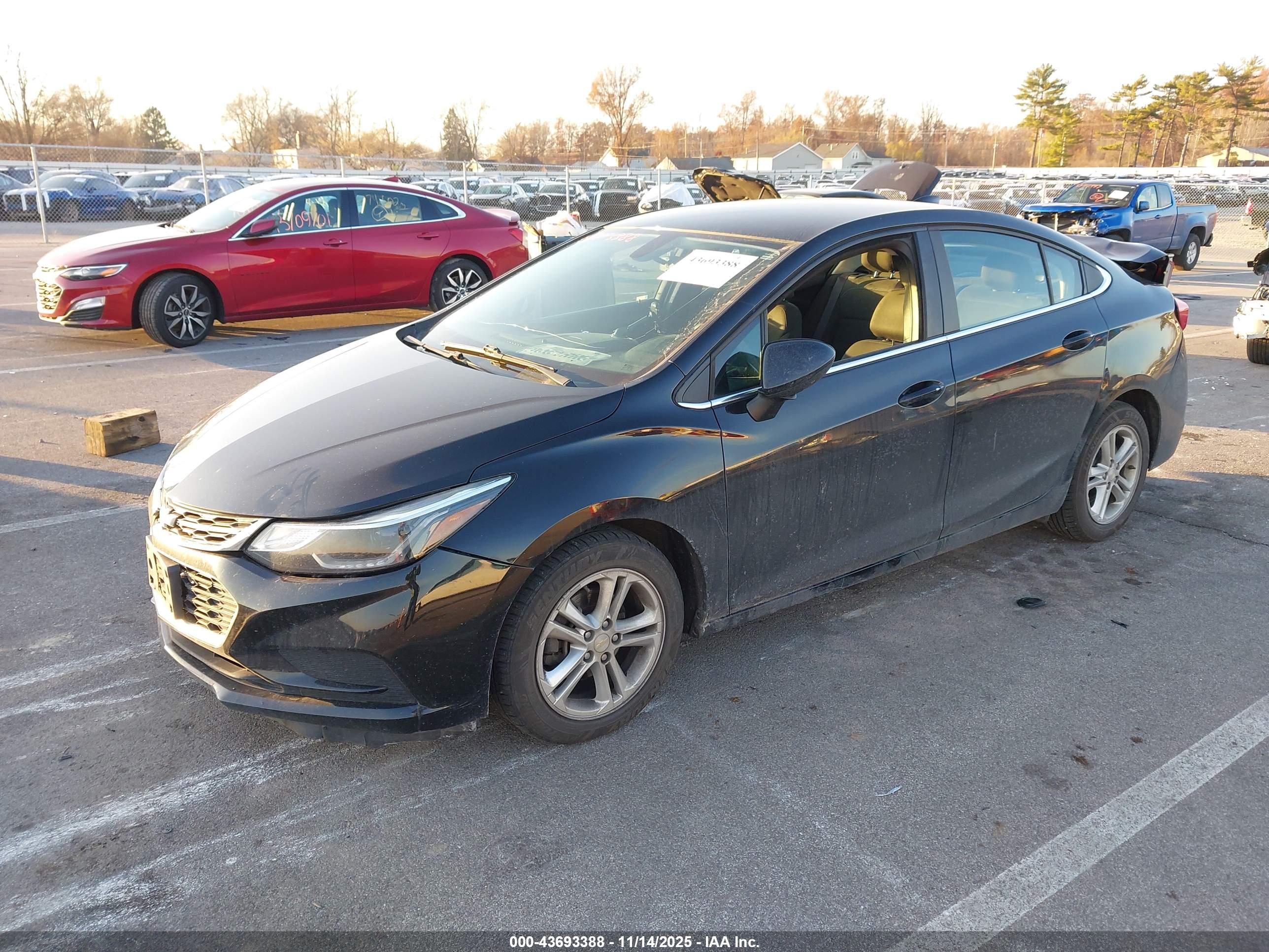 CHEVROLET CRUZE image 2