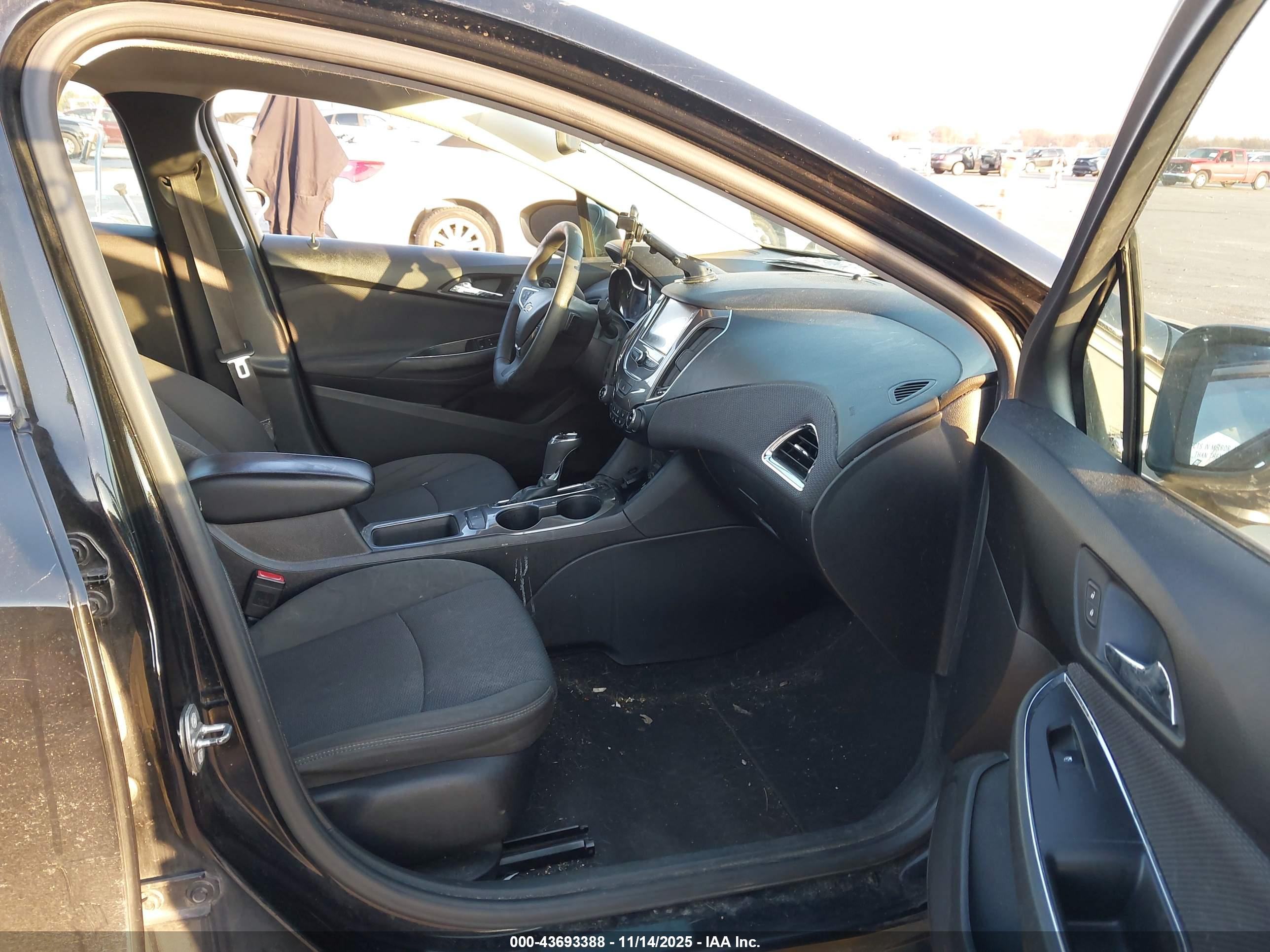 CHEVROLET CRUZE image 5