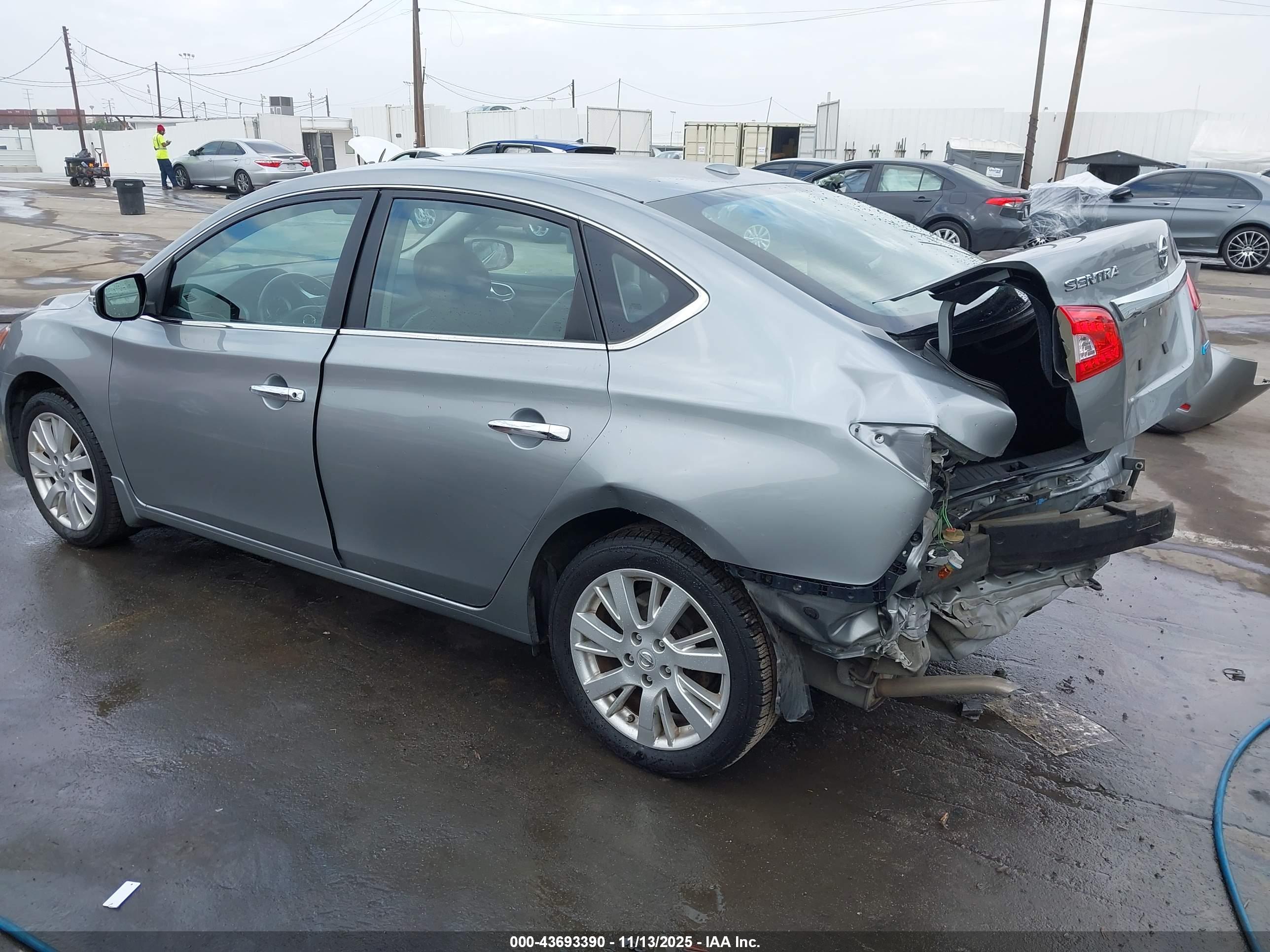 NISSAN SENTRA image 3