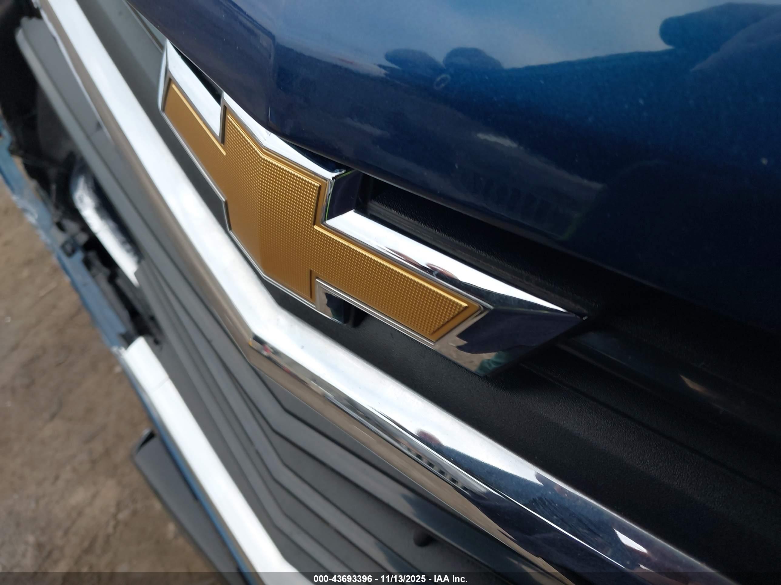 CHEVROLET EQUINOX image 10