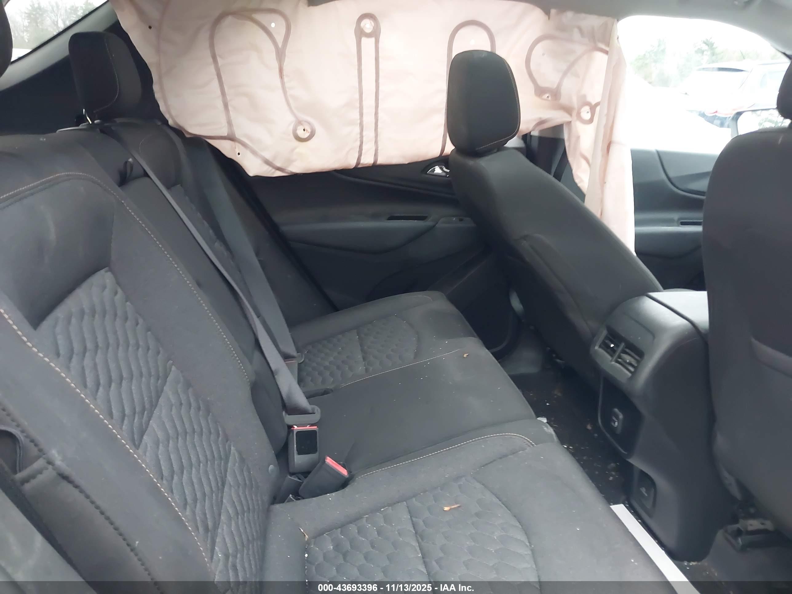CHEVROLET EQUINOX image 8
