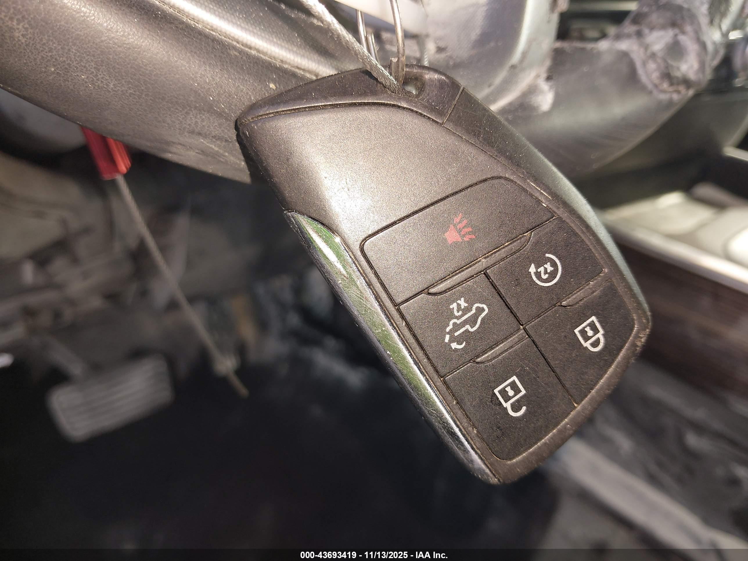 GMC SIERRA image 11