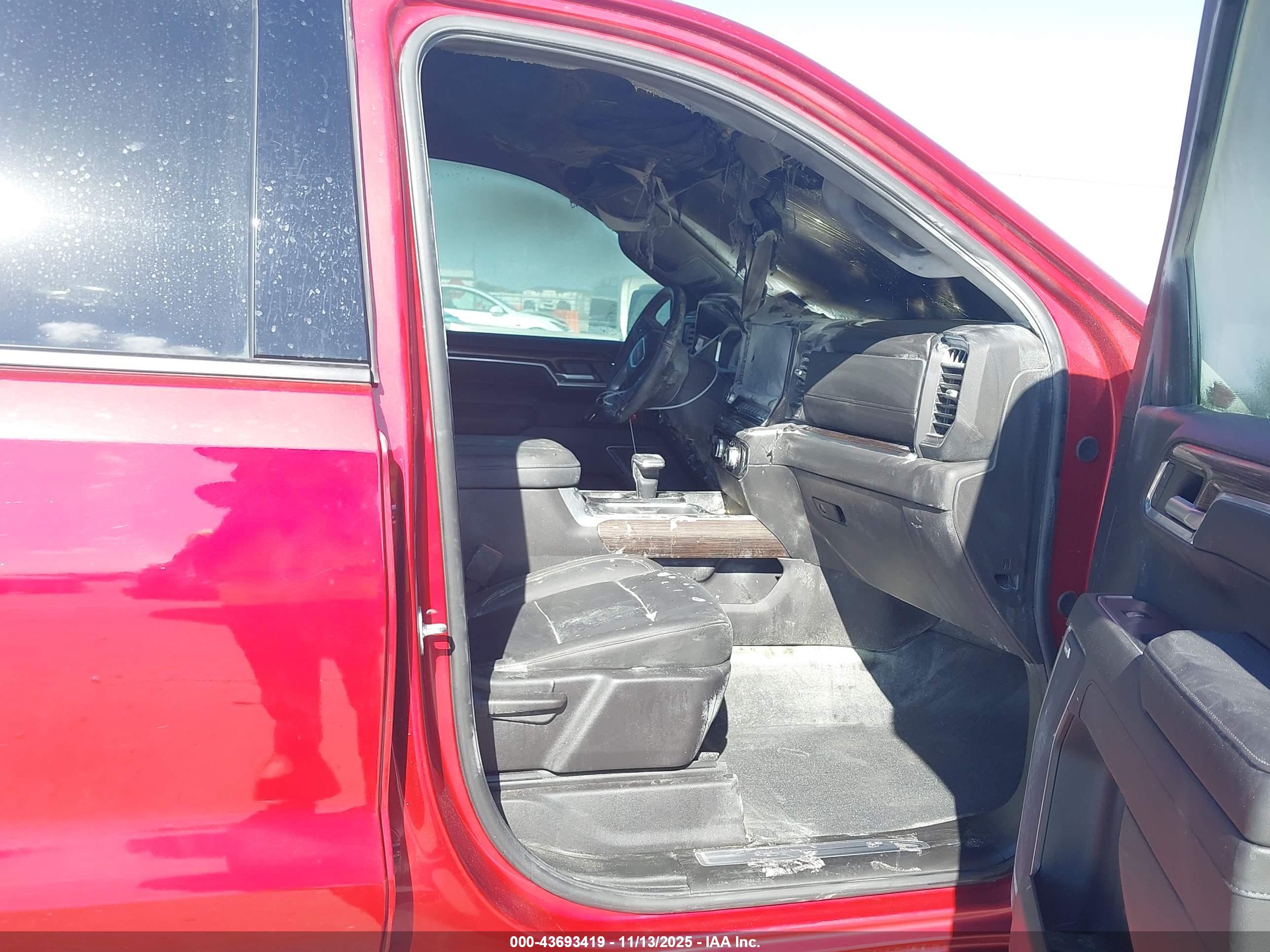 GMC SIERRA image 5