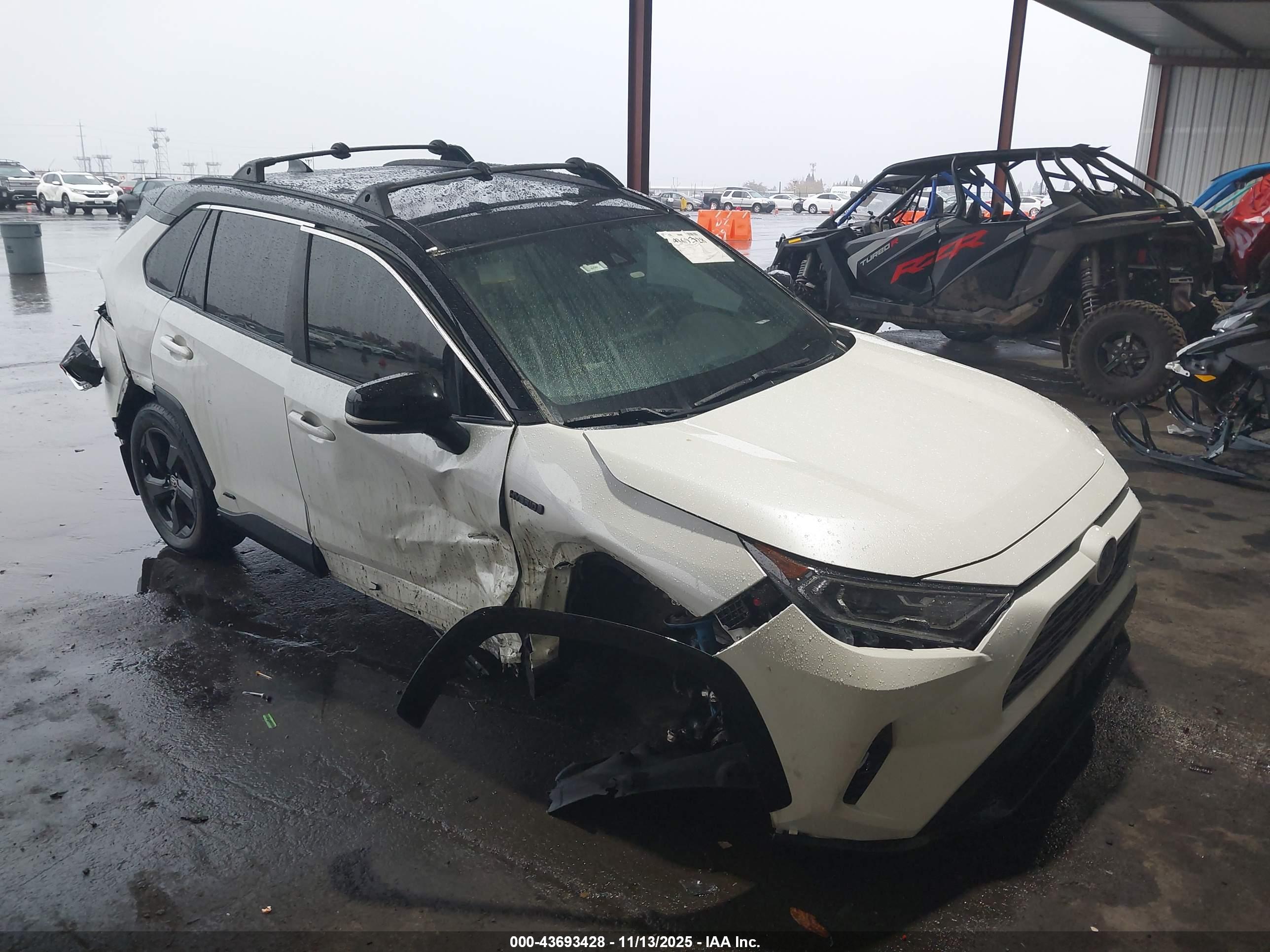 TOYOTA RAV4 image 6