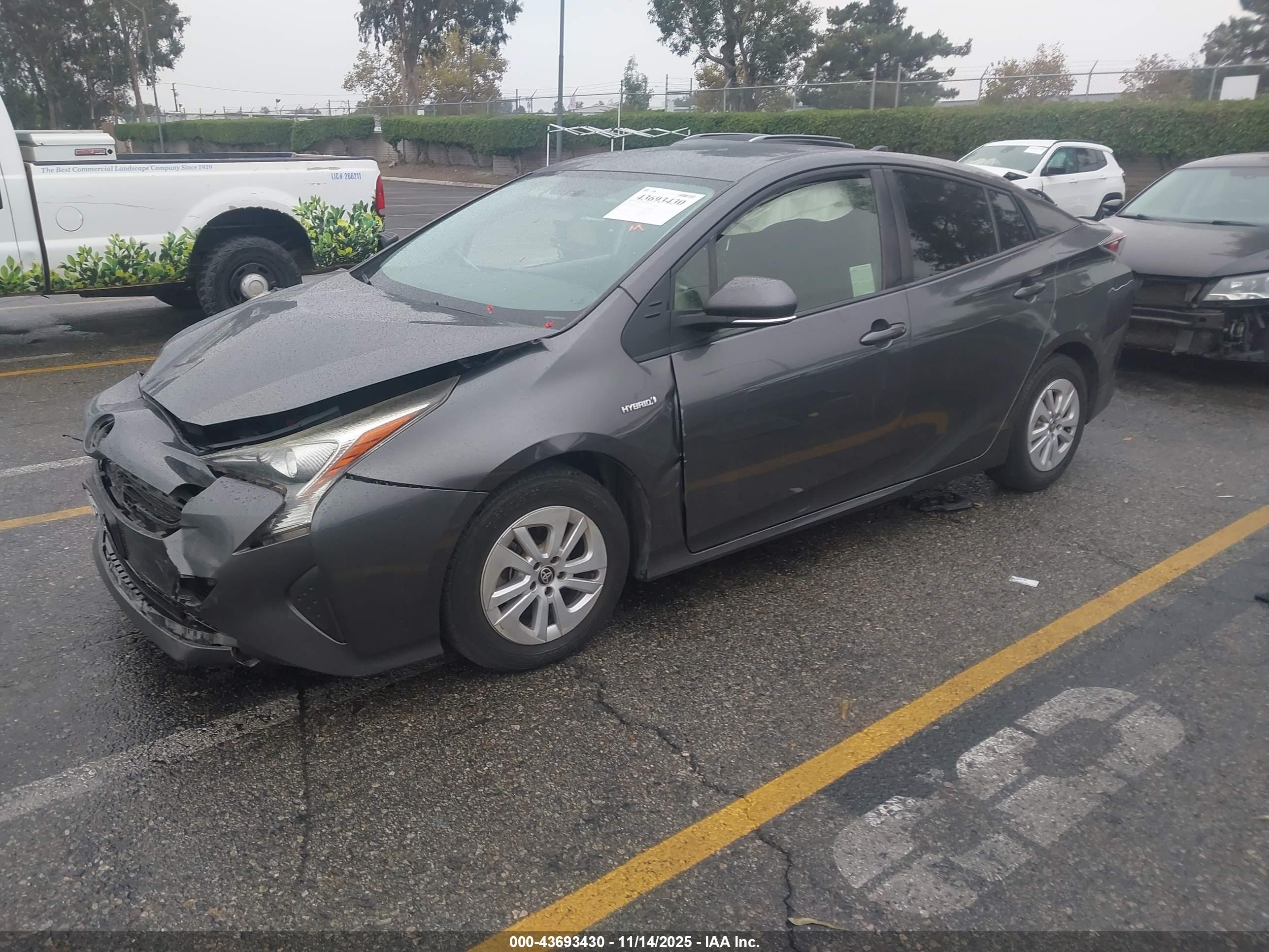 TOYOTA PRIUS image 2
