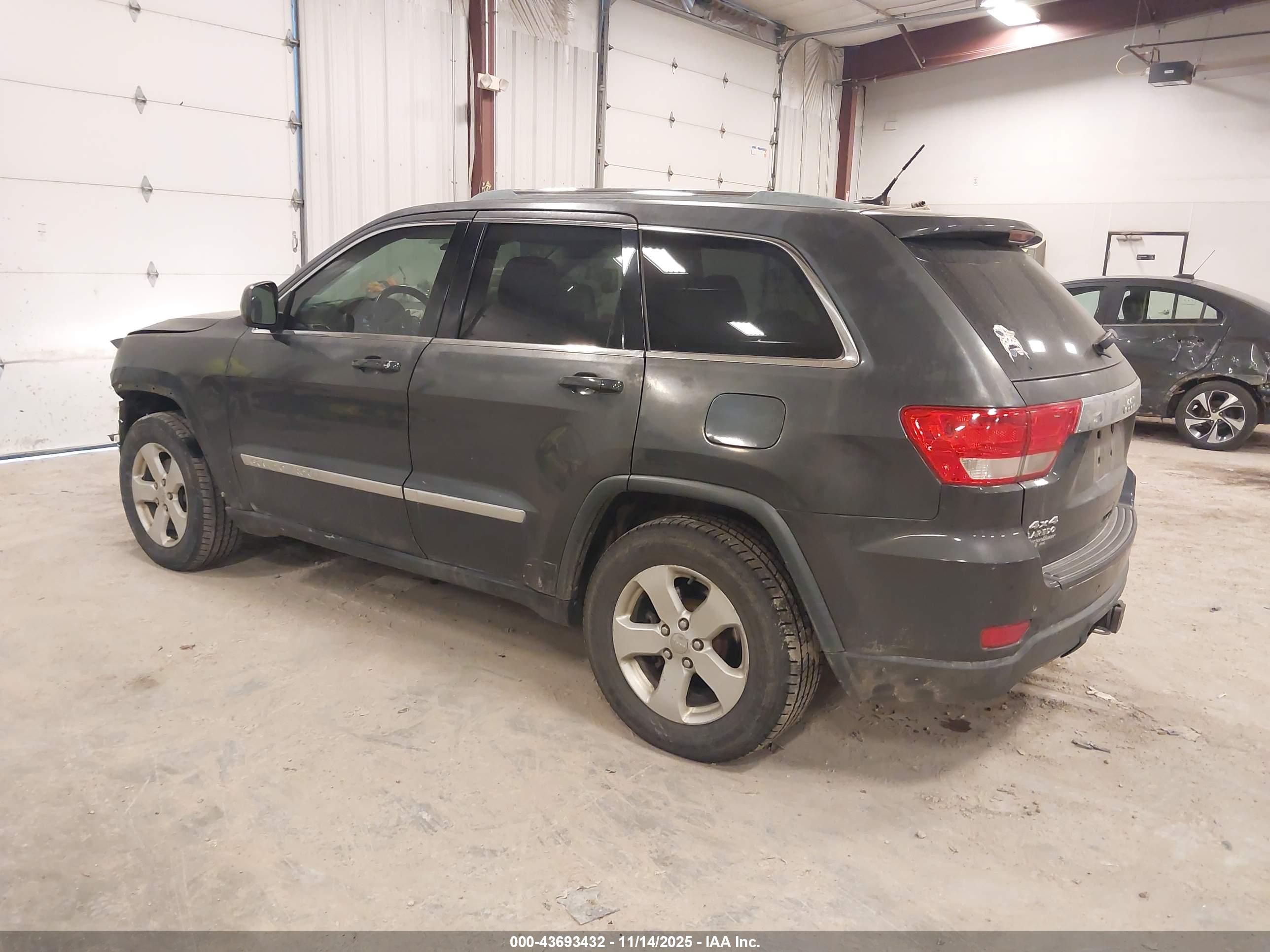 JEEP GRAND image 3