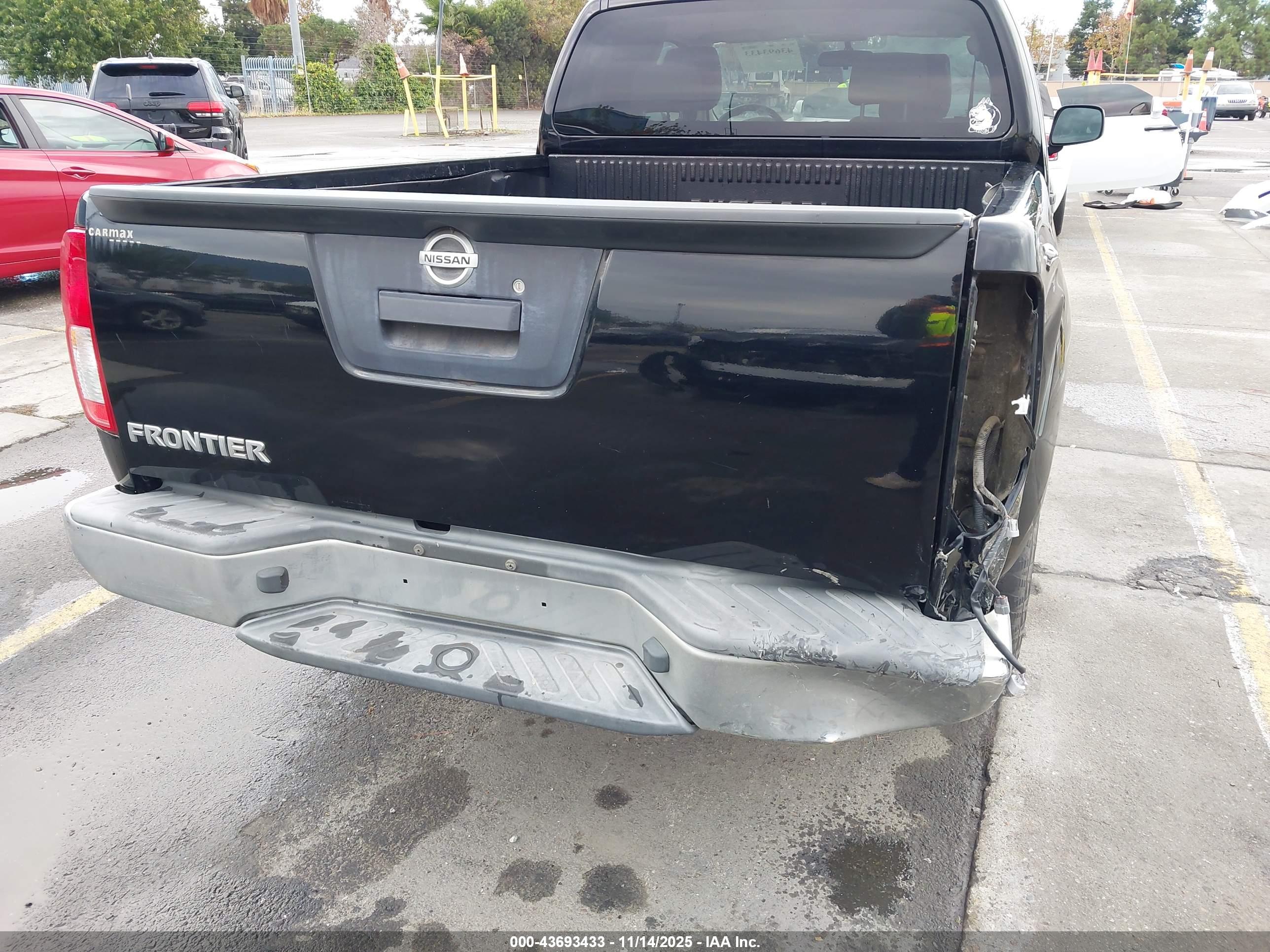 NISSAN FRONTIER image 6