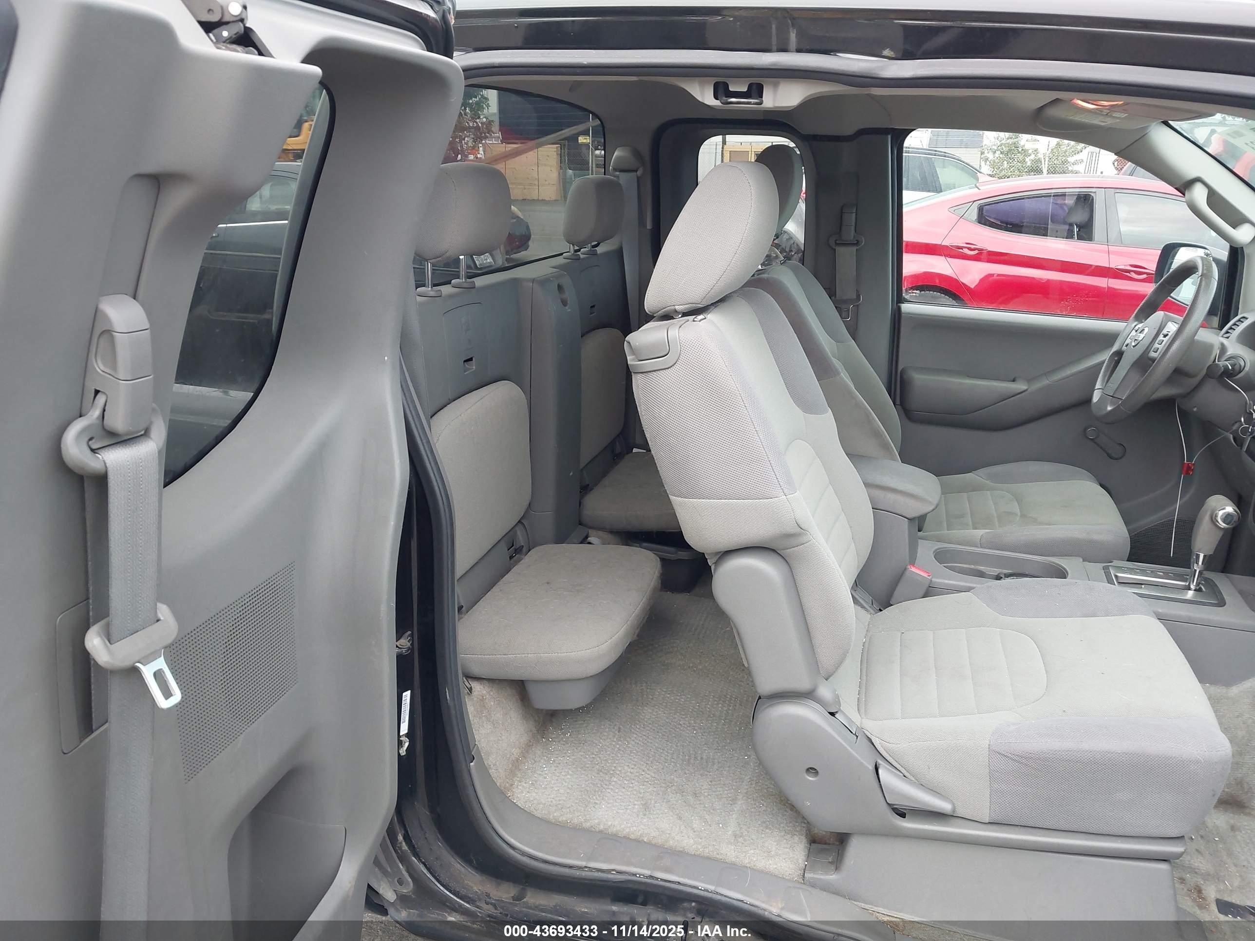 NISSAN FRONTIER image 8