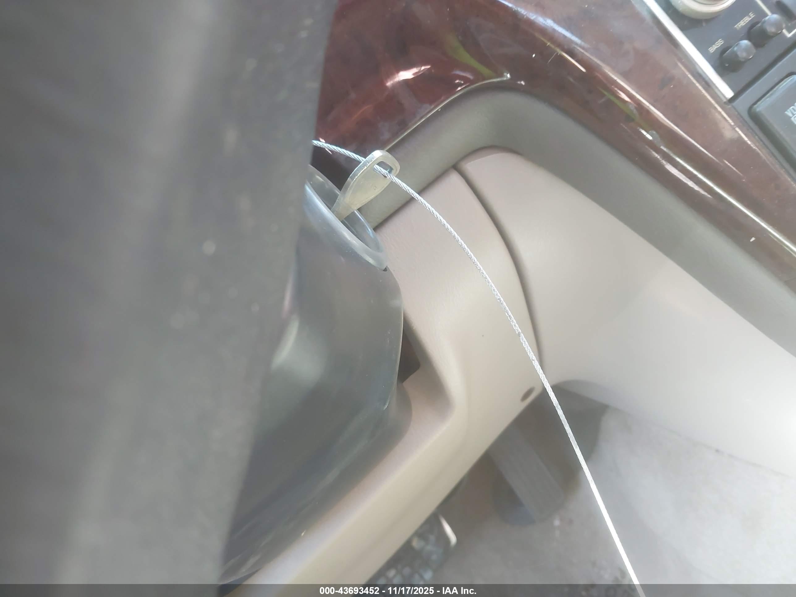 SUBARU OUTBACK image 11