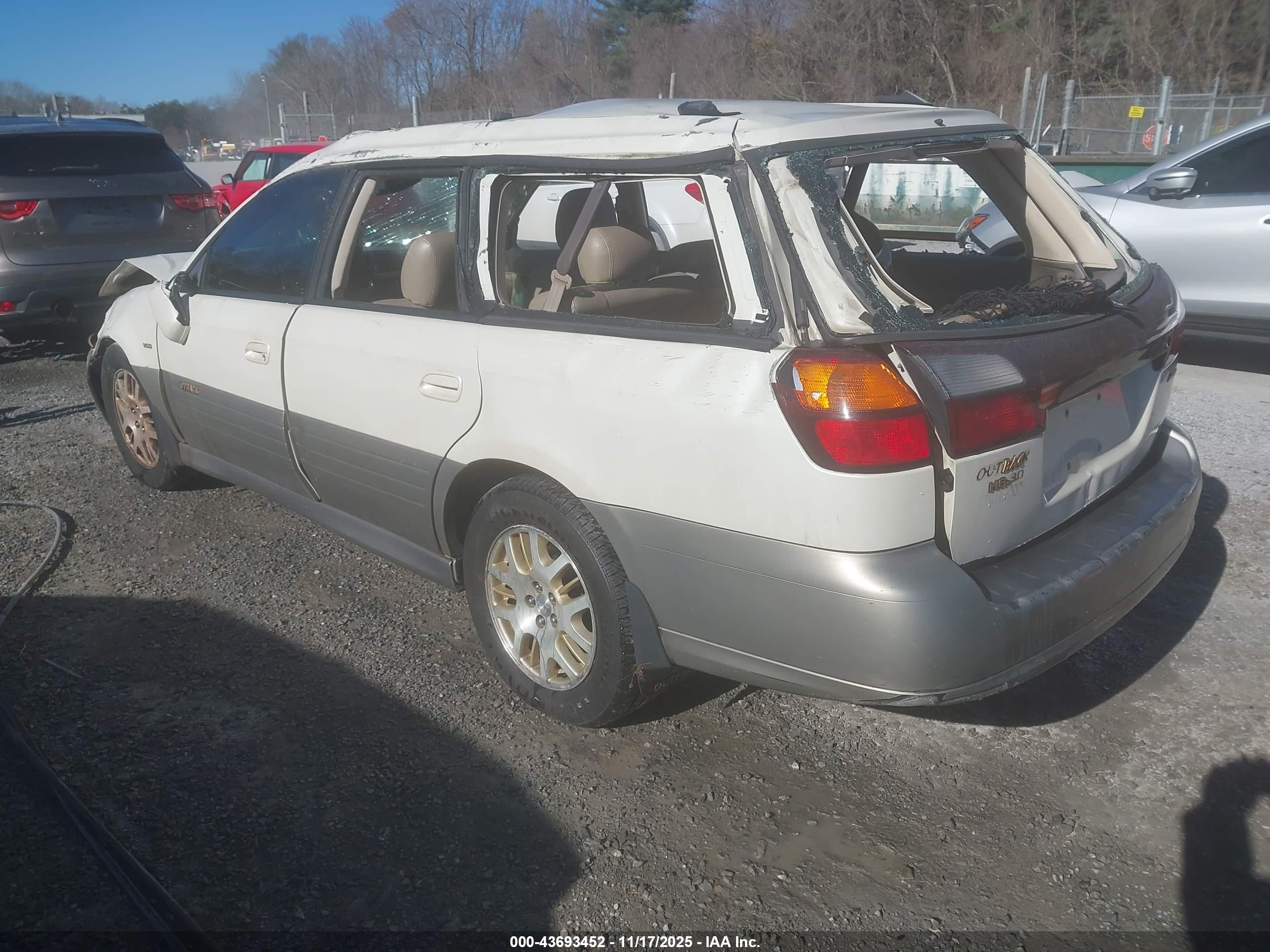 SUBARU OUTBACK image 3