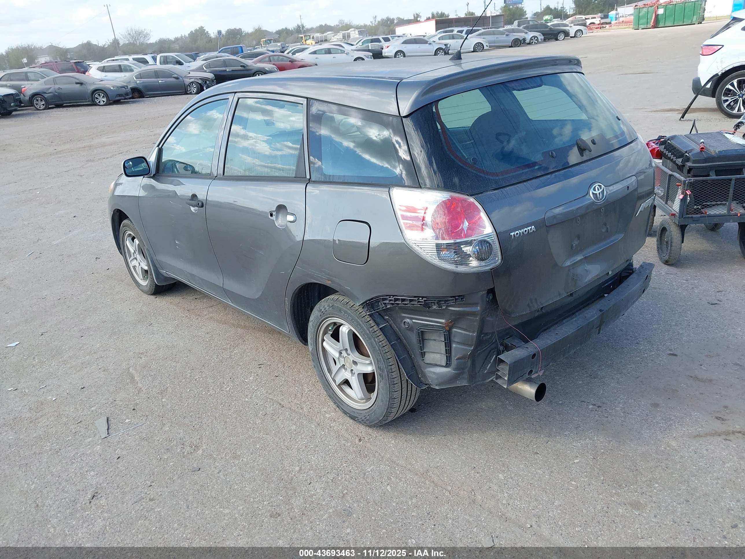 TOYOTA MATRIX image 3