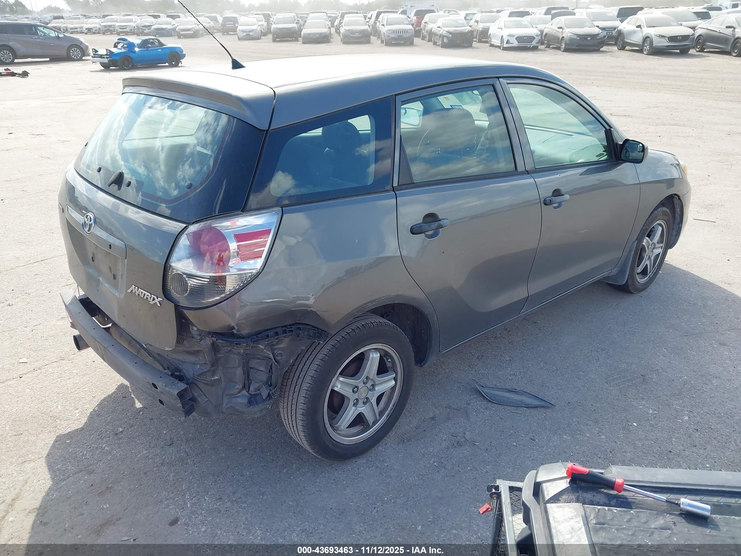 TOYOTA MATRIX image 4