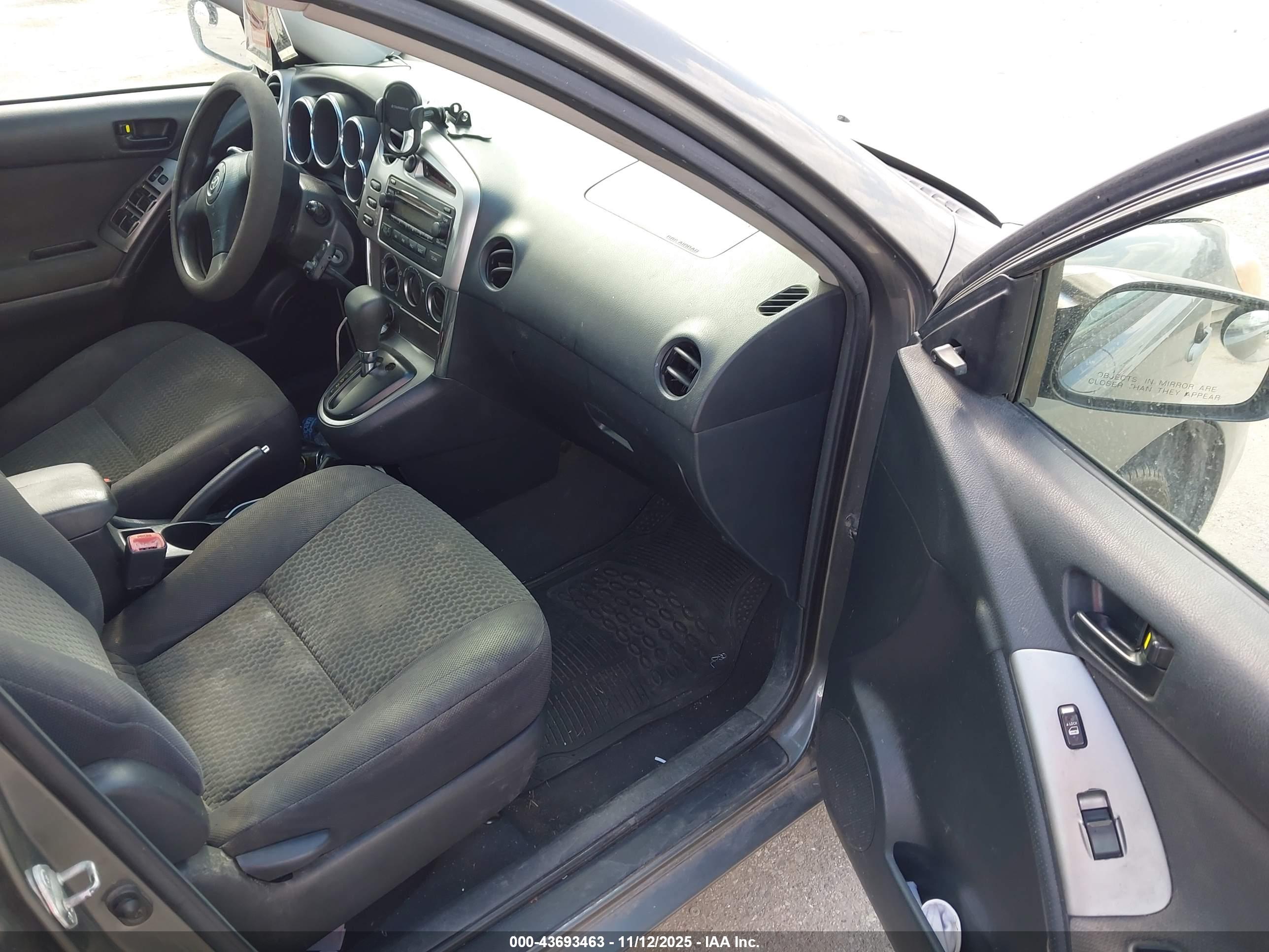TOYOTA MATRIX image 5