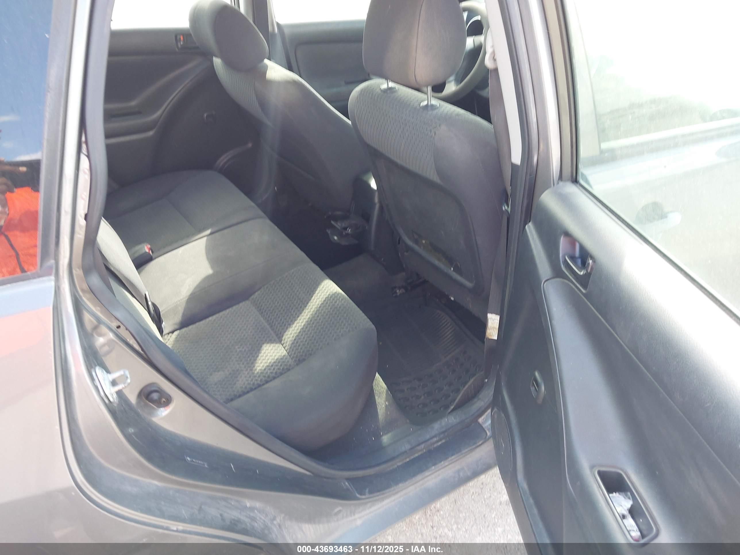 TOYOTA MATRIX image 8