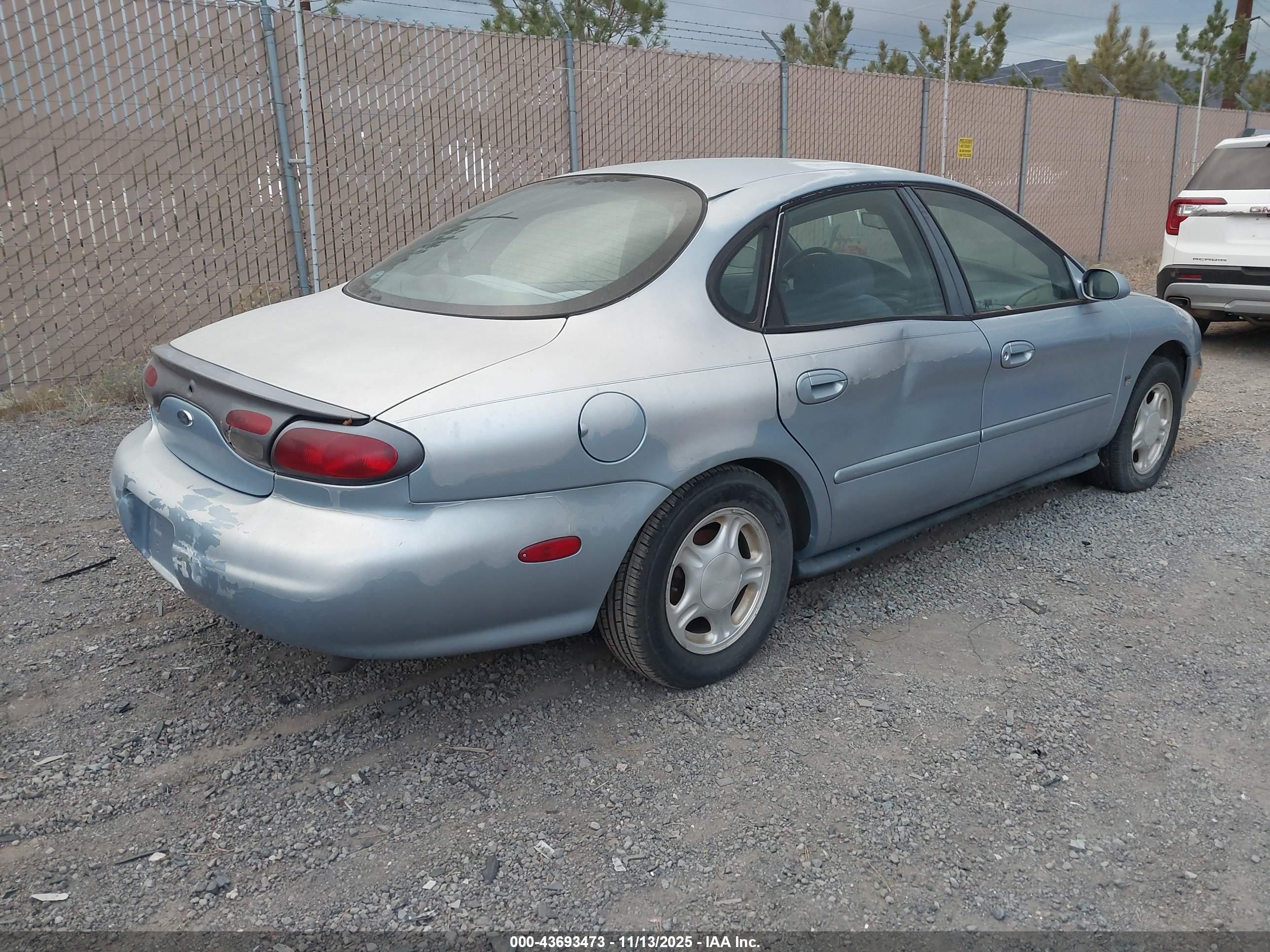 FORD TAURUS image 4