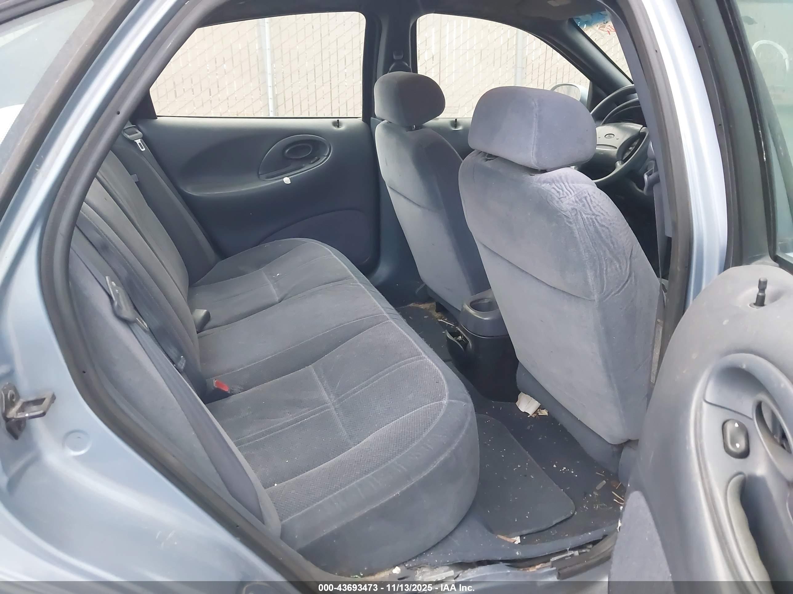 FORD TAURUS image 8