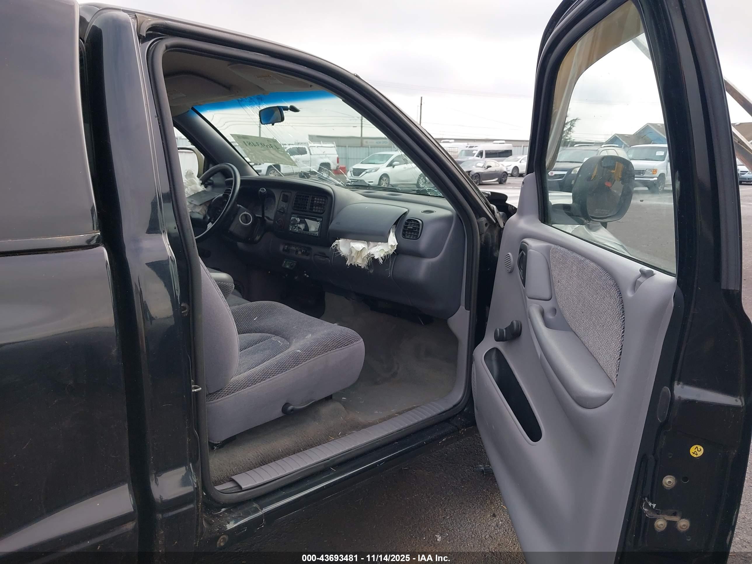 DODGE DAKOTA image 5